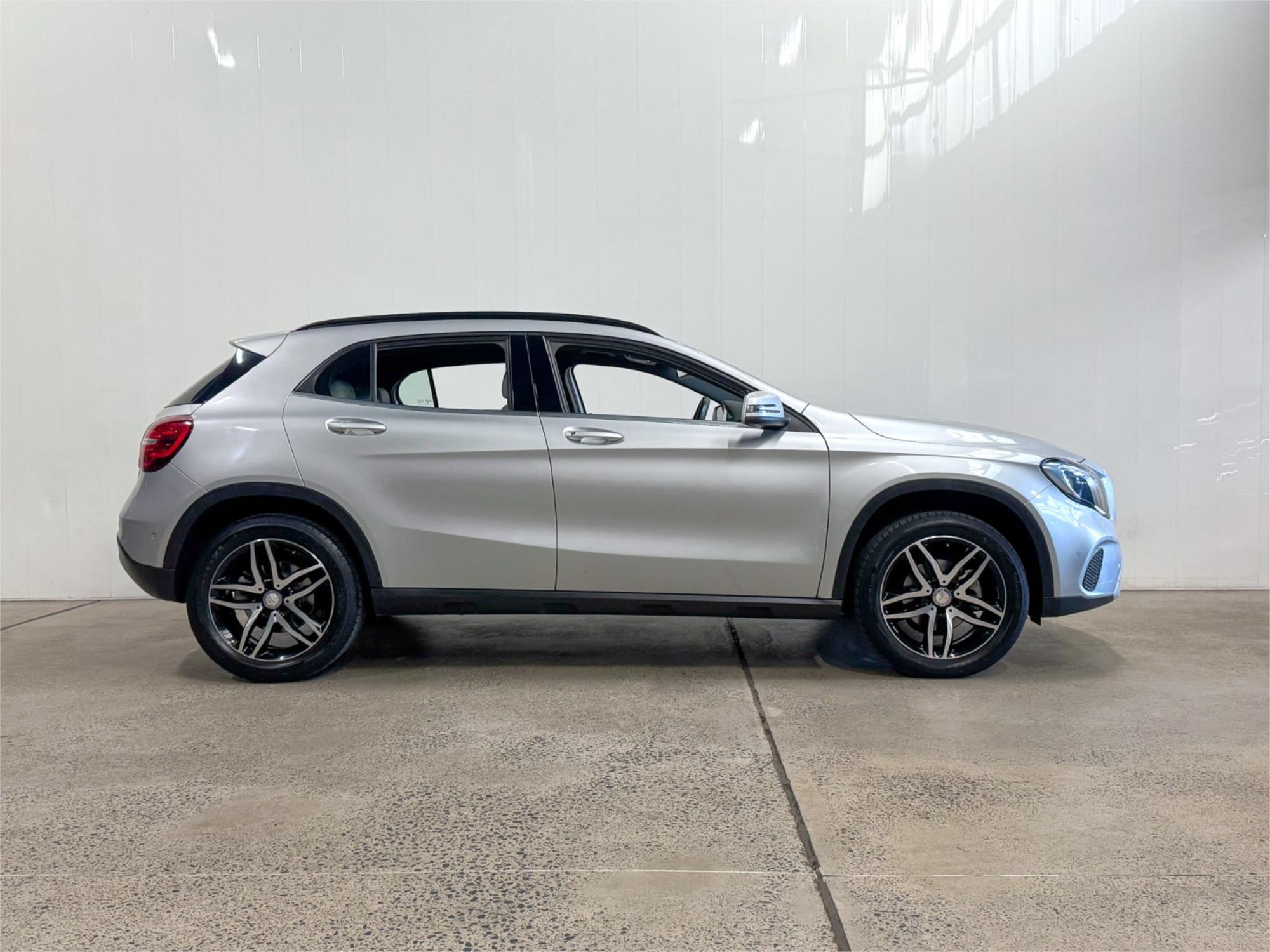 2017 MERCEDES-BENZ GLA X156 MY17.5 180 7 SP AUTO DUAL CLUTCH 4D WAGON