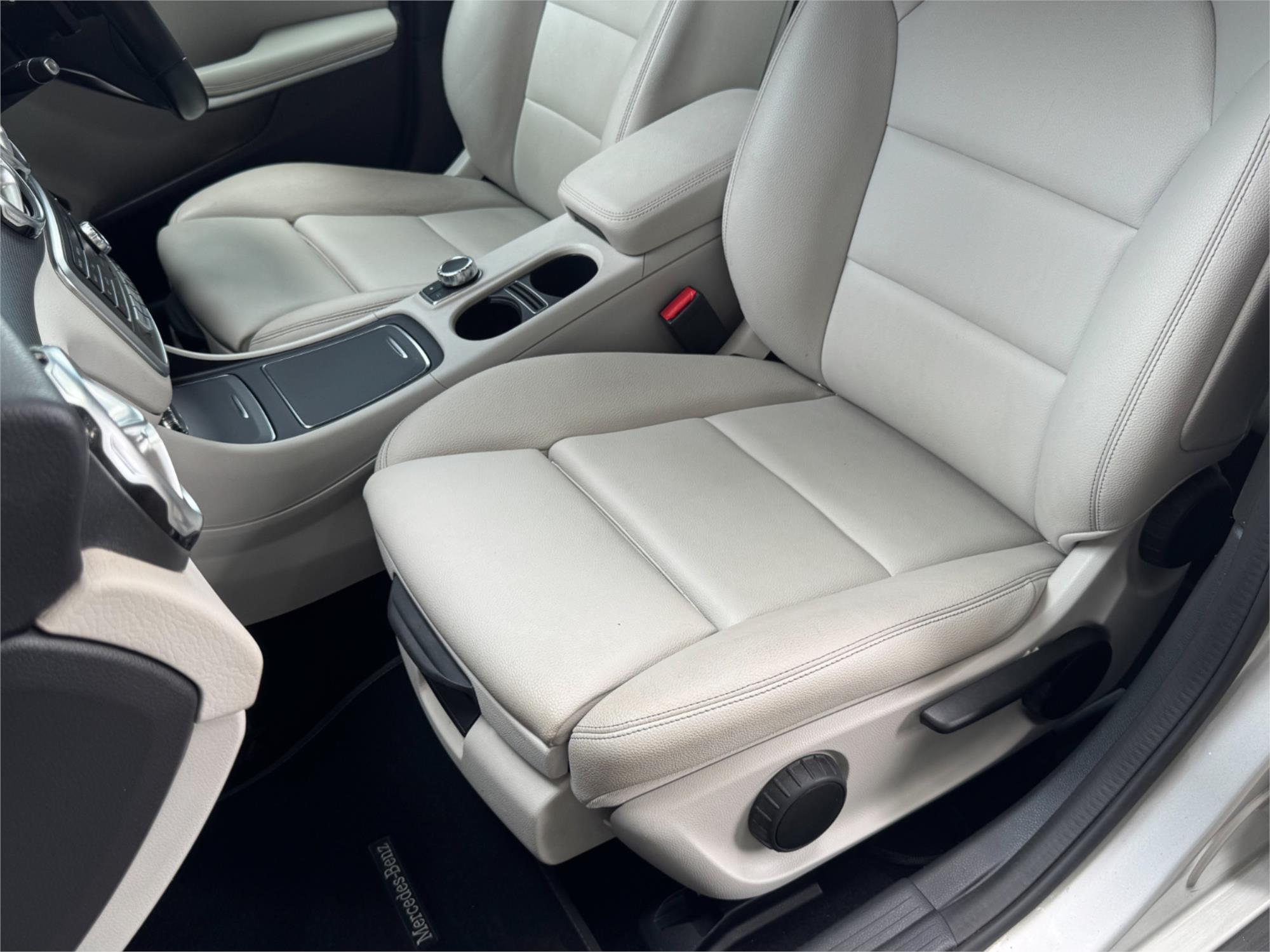 2017 MERCEDES-BENZ GLA X156 MY17.5 180 7 SP AUTO DUAL CLUTCH 4D WAGON