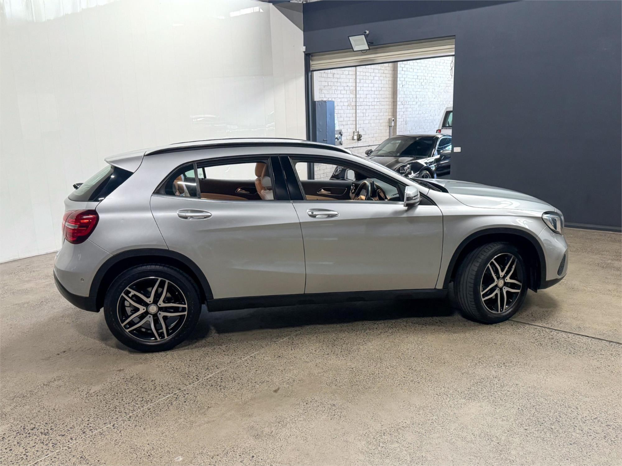 2017 MERCEDES-BENZ GLA X156 MY17.5 180 7 SP AUTO DUAL CLUTCH 4D WAGON