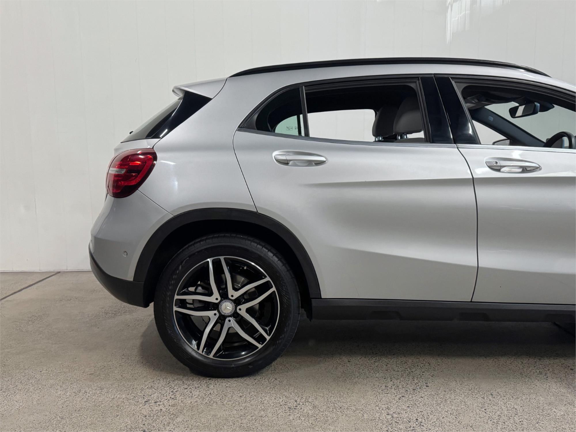 2017 MERCEDES-BENZ GLA X156 MY17.5 180 7 SP AUTO DUAL CLUTCH 4D WAGON
