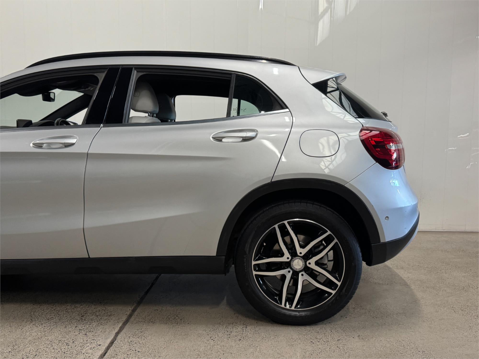 2017 MERCEDES-BENZ GLA X156 MY17.5 180 7 SP AUTO DUAL CLUTCH 4D WAGON