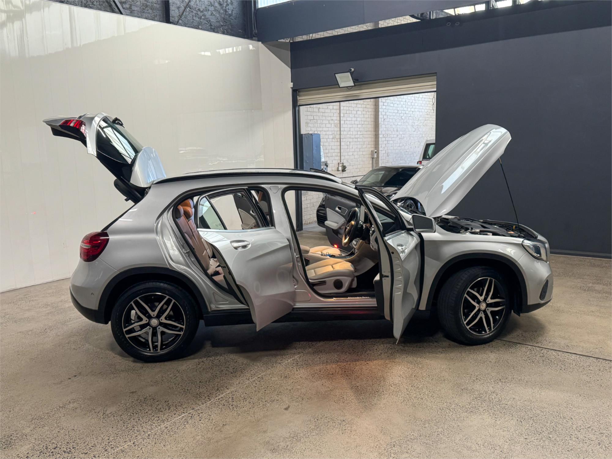 2017 MERCEDES-BENZ GLA X156 MY17.5 180 7 SP AUTO DUAL CLUTCH 4D WAGON