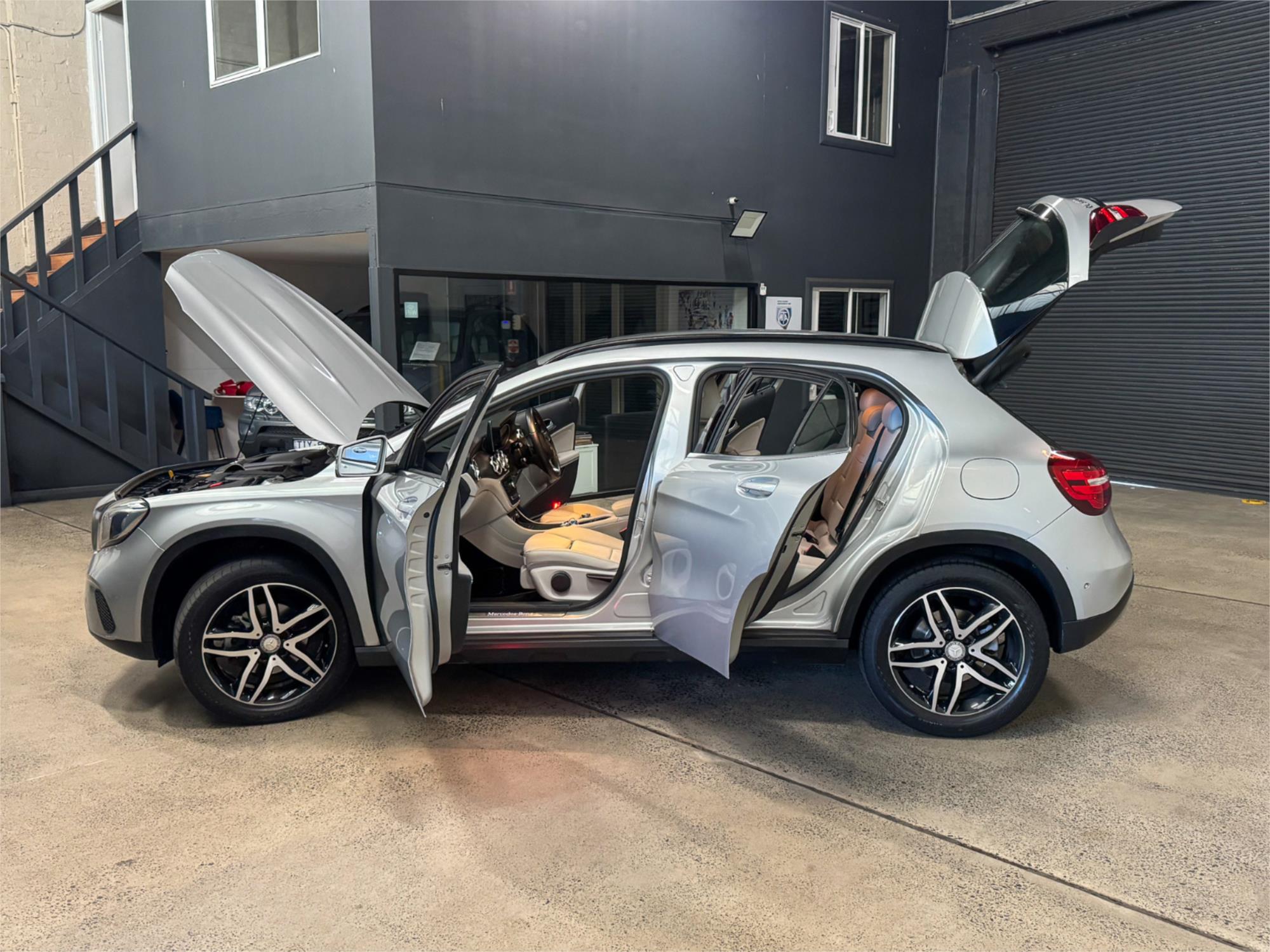 2017 MERCEDES-BENZ GLA X156 MY17.5 180 7 SP AUTO DUAL CLUTCH 4D WAGON