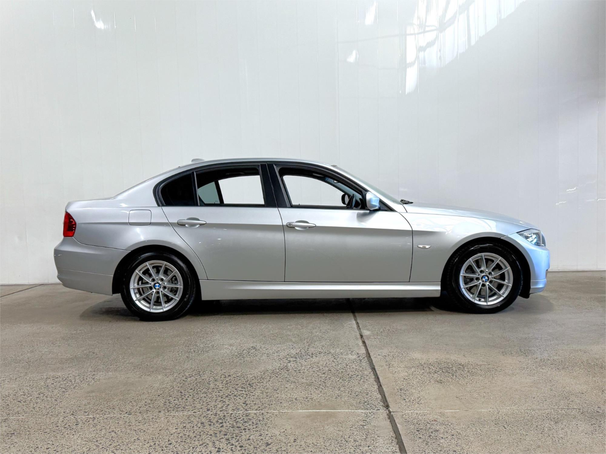 2010 BMW 3 E90 MY10 20D LIFESTYLE 6 SP AUTOMATIC STEPTRONIC 4D SEDAN