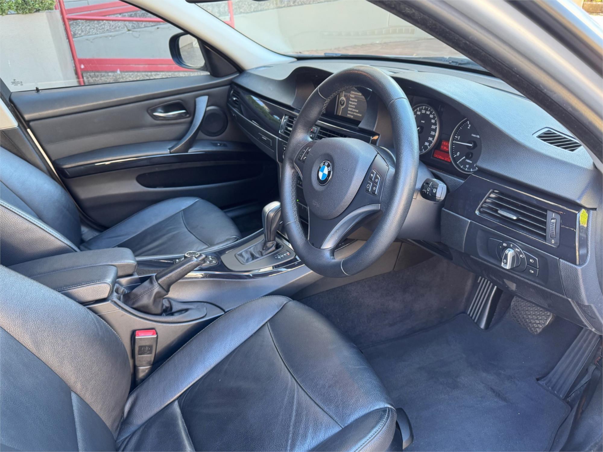 2010 BMW 3 E90 MY10 20D LIFESTYLE 6 SP AUTOMATIC STEPTRONIC 4D SEDAN