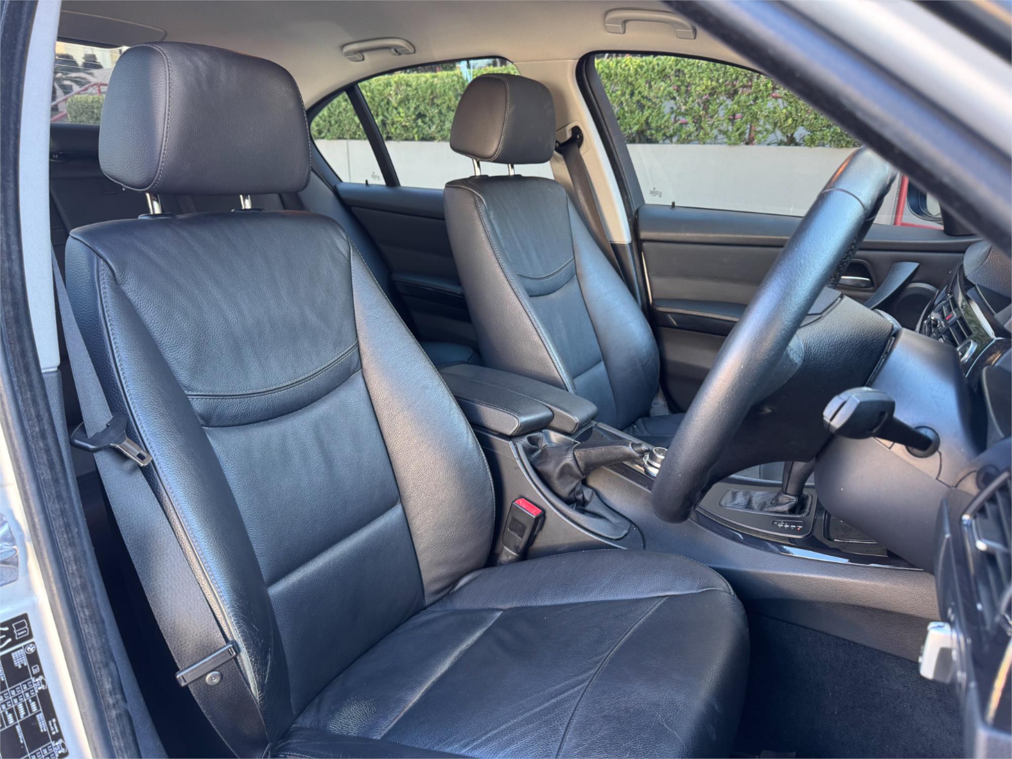2010 BMW 3 E90 MY10 20D LIFESTYLE 6 SP AUTOMATIC STEPTRONIC 4D SEDAN