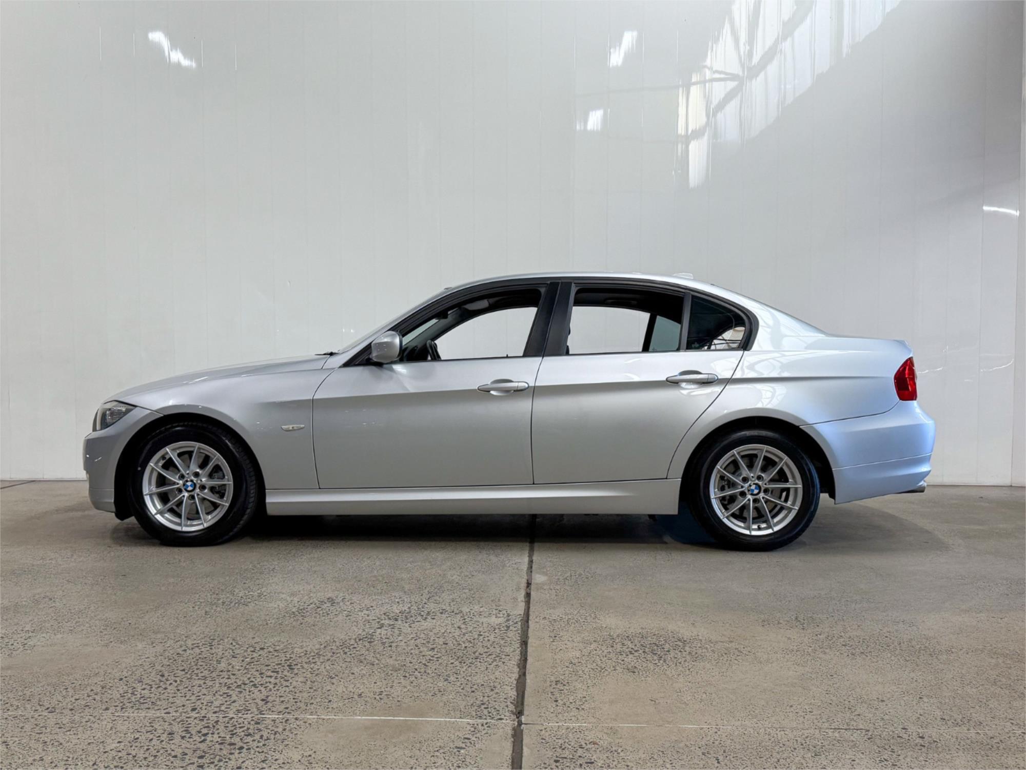 2010 BMW 3 E90 MY10 20D LIFESTYLE 6 SP AUTOMATIC STEPTRONIC 4D SEDAN