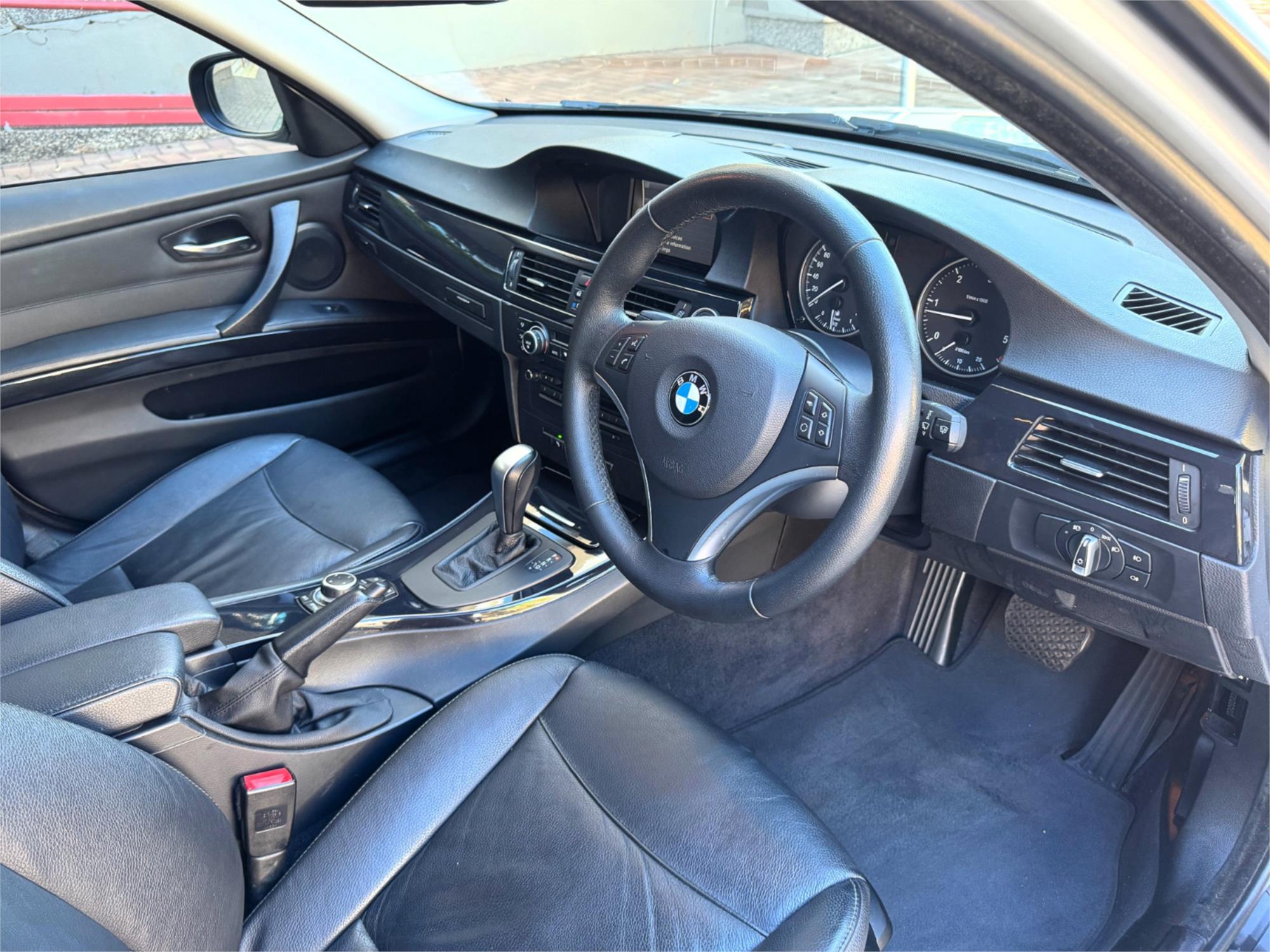 2010 BMW 3 E90 MY10 20D LIFESTYLE 6 SP AUTOMATIC STEPTRONIC 4D SEDAN