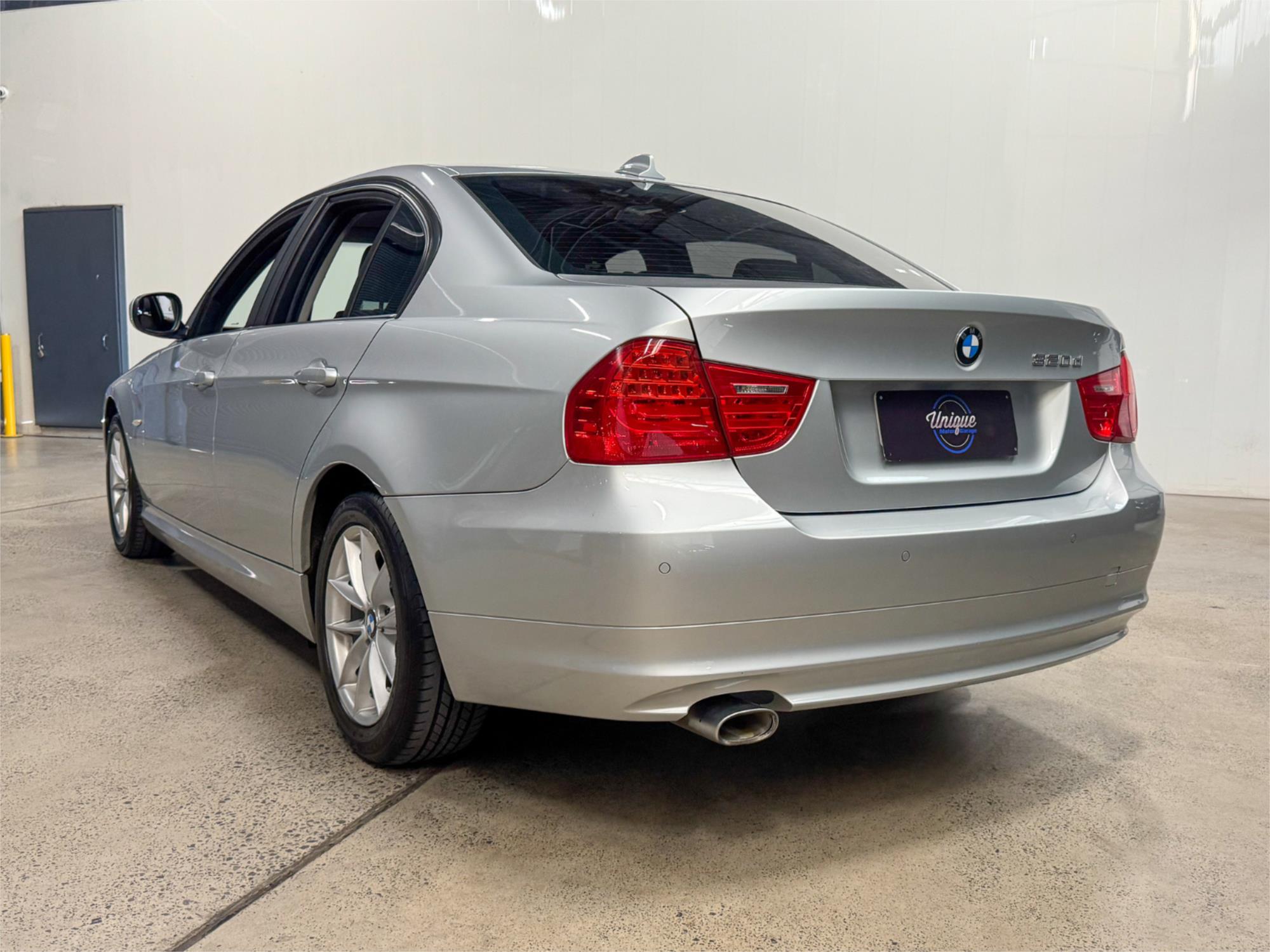 2010 BMW 3 E90 MY10 20D LIFESTYLE 6 SP AUTOMATIC STEPTRONIC 4D SEDAN
