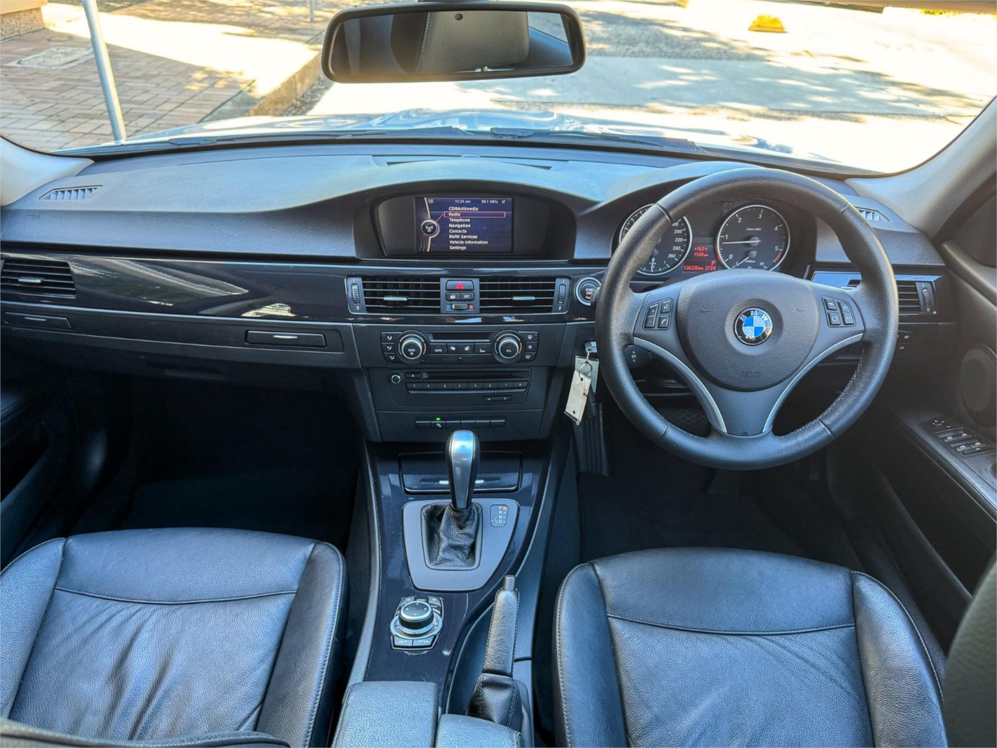 2010 BMW 3 E90 MY10 20D LIFESTYLE 6 SP AUTOMATIC STEPTRONIC 4D SEDAN