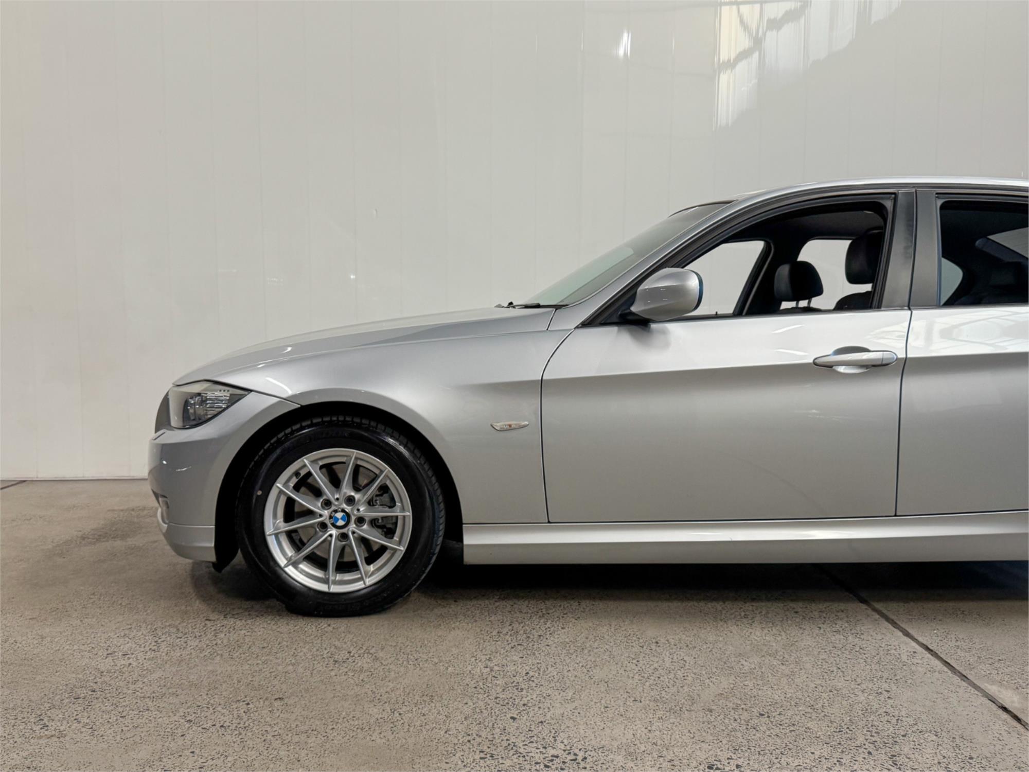 2010 BMW 3 E90 MY10 20D LIFESTYLE 6 SP AUTOMATIC STEPTRONIC 4D SEDAN