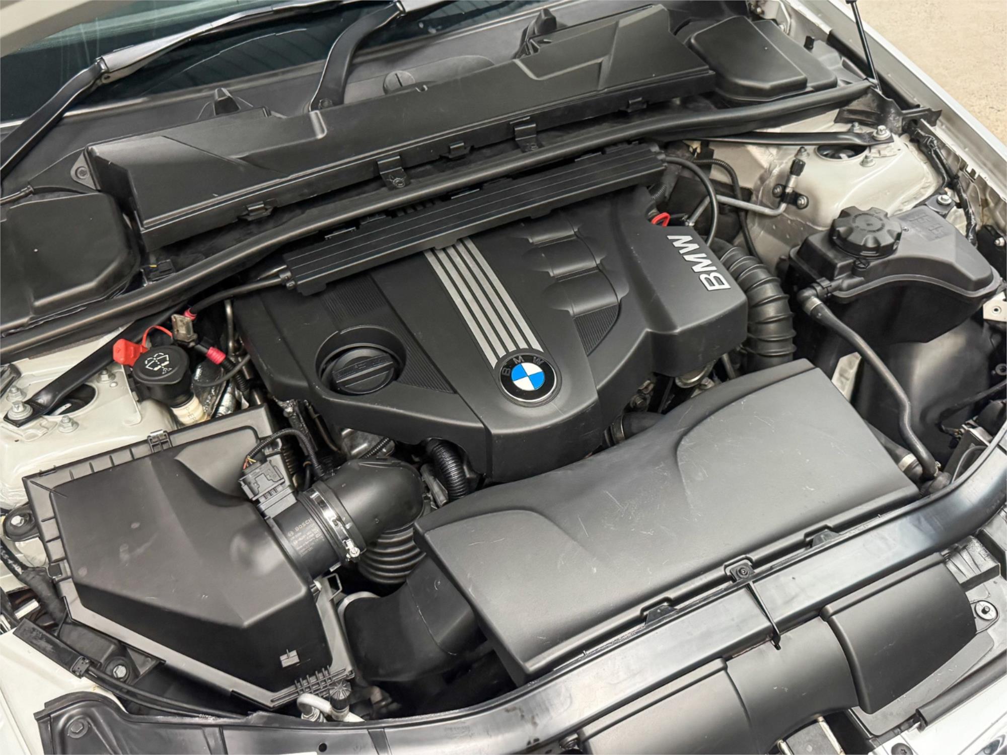 2010 BMW 3 E90 MY10 20D LIFESTYLE 6 SP AUTOMATIC STEPTRONIC 4D SEDAN