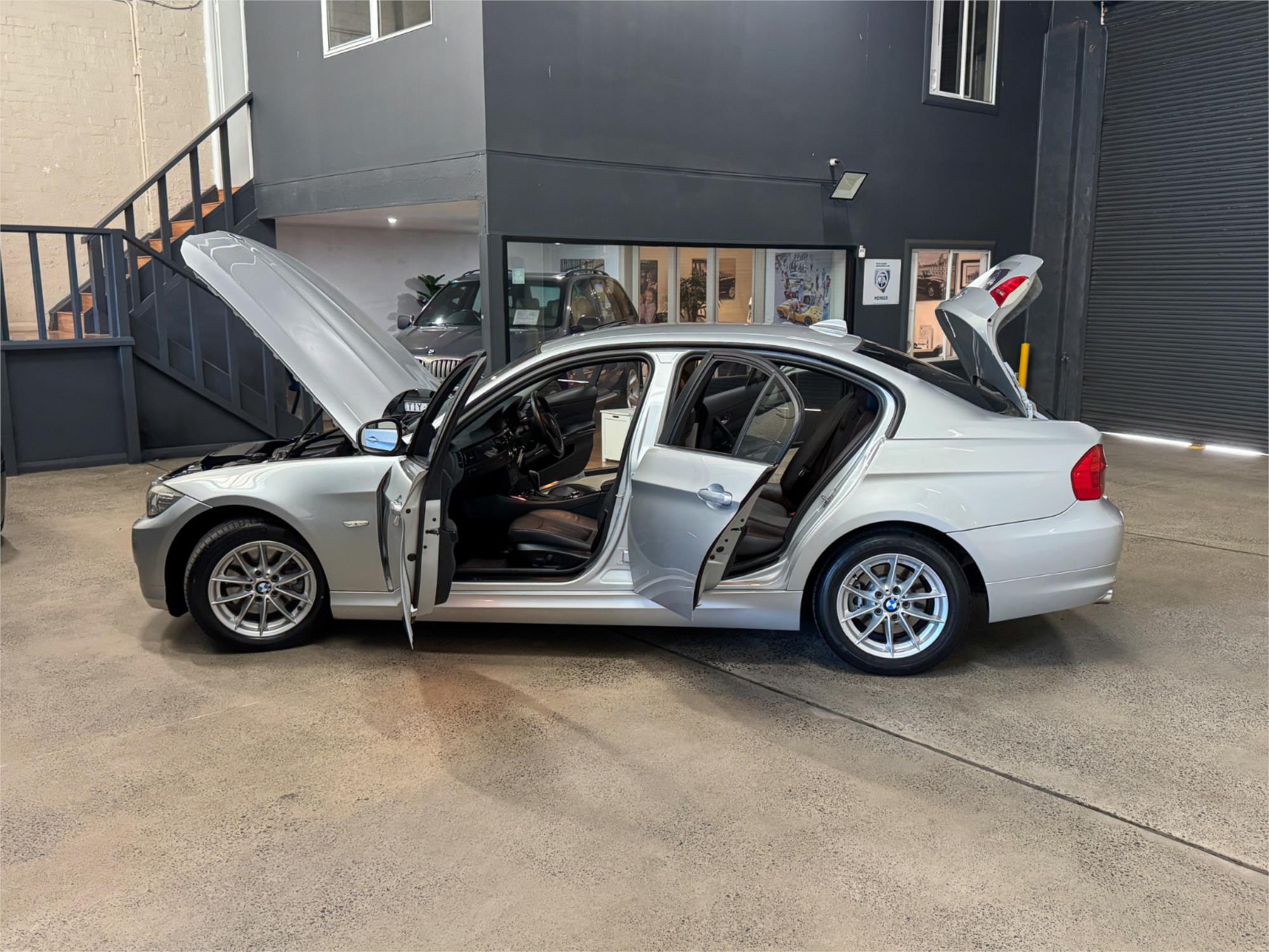 2010 BMW 3 E90 MY10 20D LIFESTYLE 6 SP AUTOMATIC STEPTRONIC 4D SEDAN