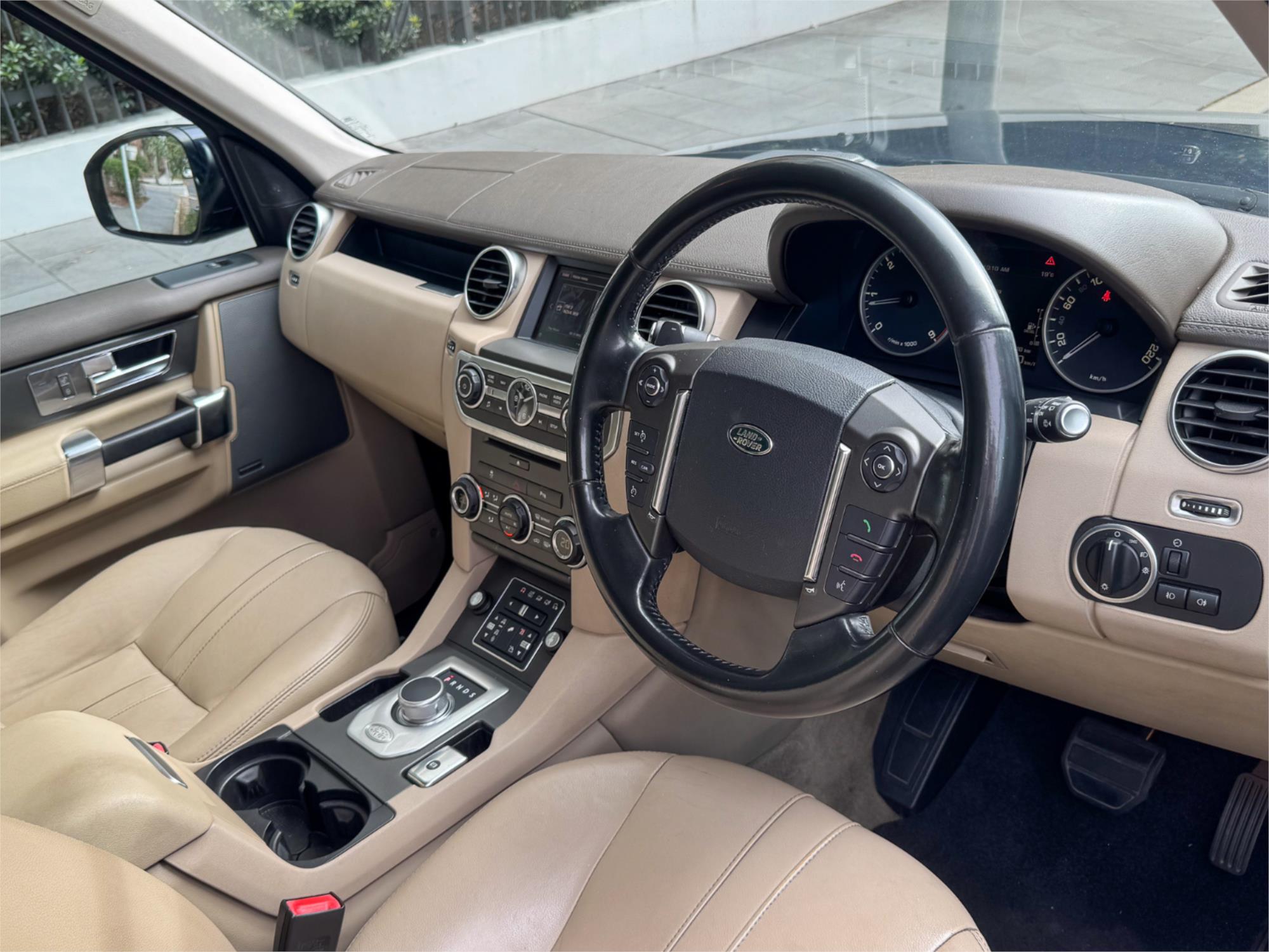 2015 LAND ROVER DISCOVERY MY16 3.0 TDV6 8 SP AUTOMATIC 4D WAGON