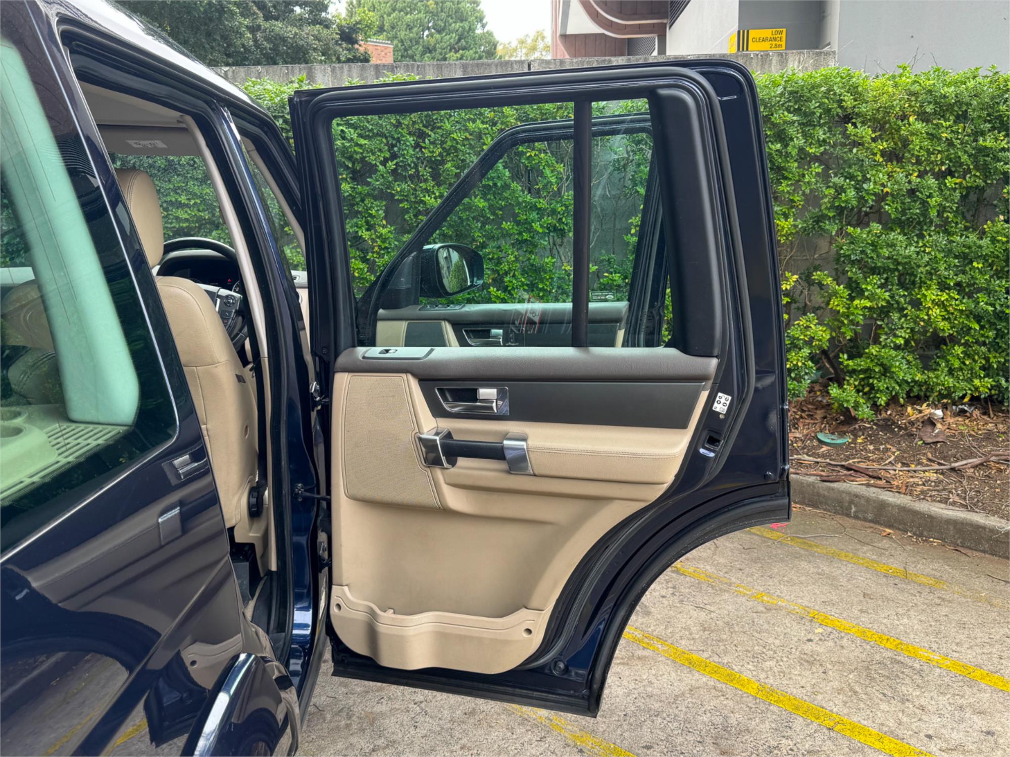2015 LAND ROVER DISCOVERY MY16 3.0 TDV6 8 SP AUTOMATIC 4D WAGON