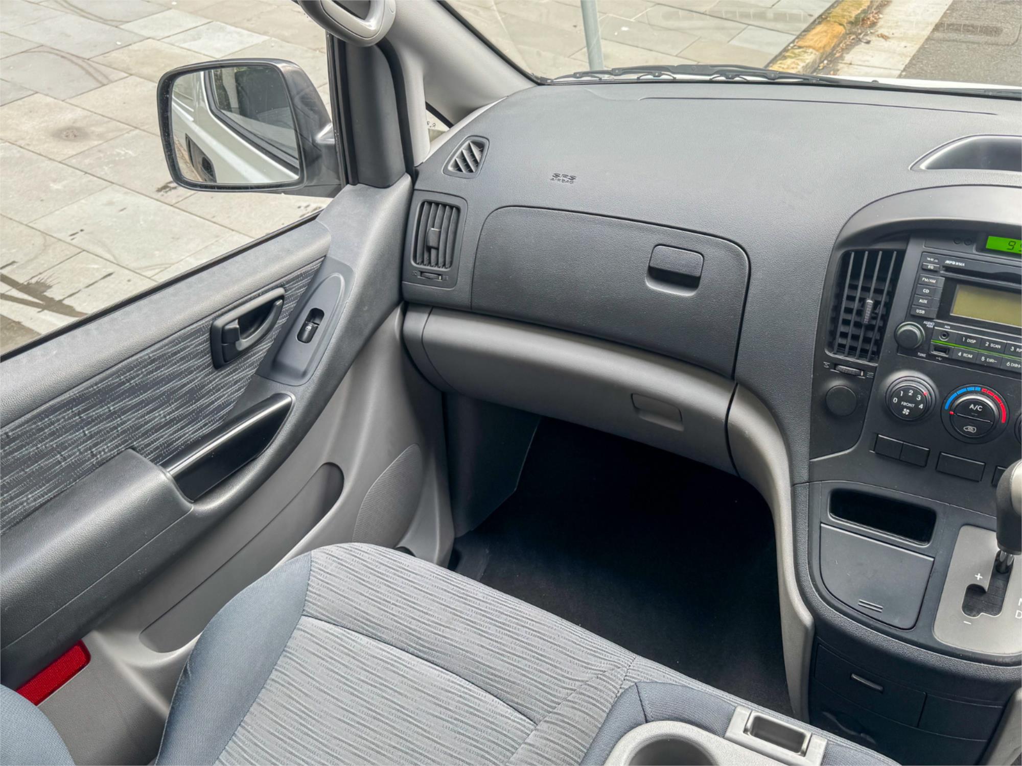 2011 HYUNDAI ILOAD TQ MY11 5 SP AUTOMATIC 4D VAN