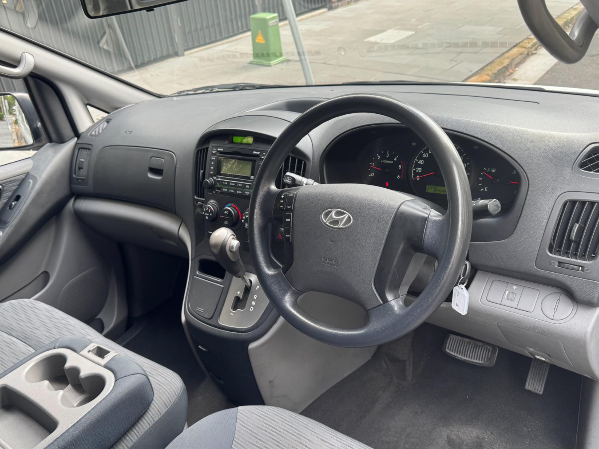 2011 HYUNDAI ILOAD TQ MY11 5 SP AUTOMATIC 4D VAN