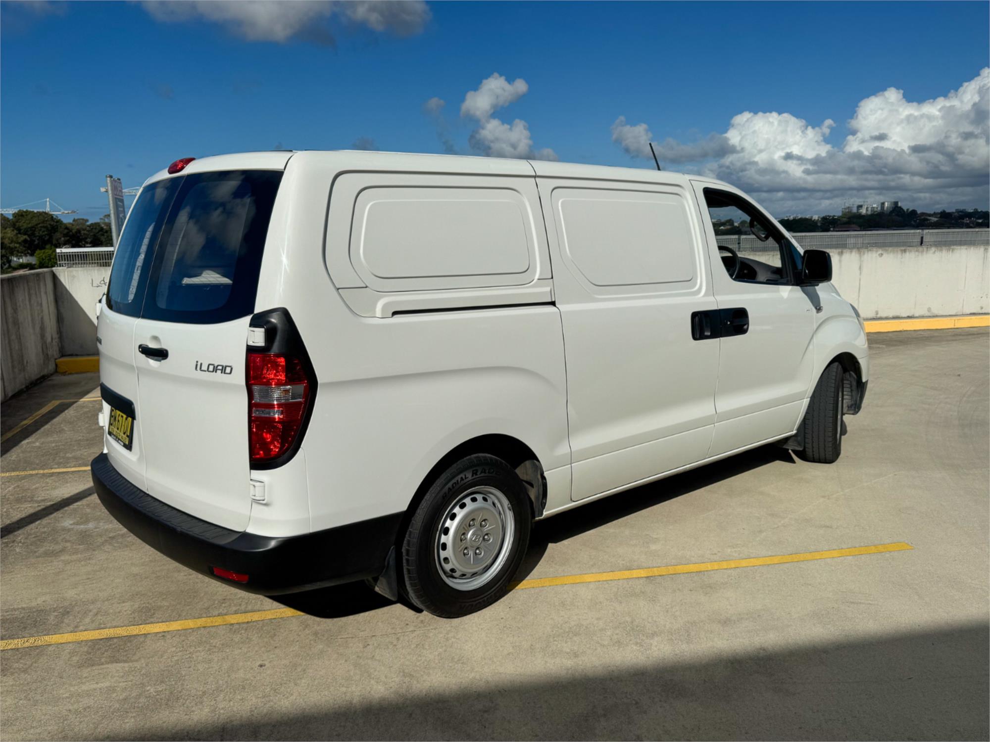 2011 HYUNDAI ILOAD TQ MY11 5 SP AUTOMATIC 4D VAN