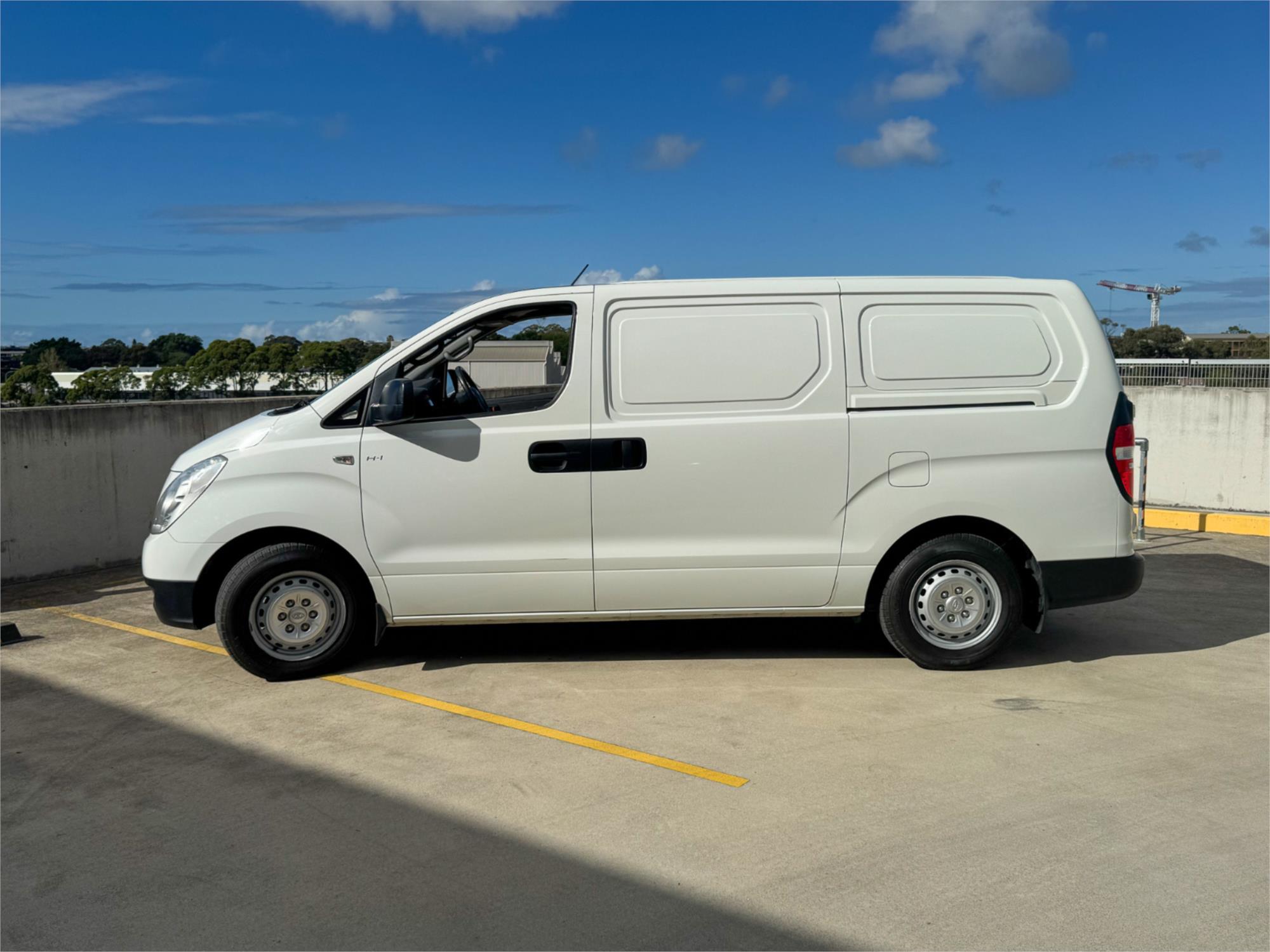 2011 HYUNDAI ILOAD TQ MY11 5 SP AUTOMATIC 4D VAN