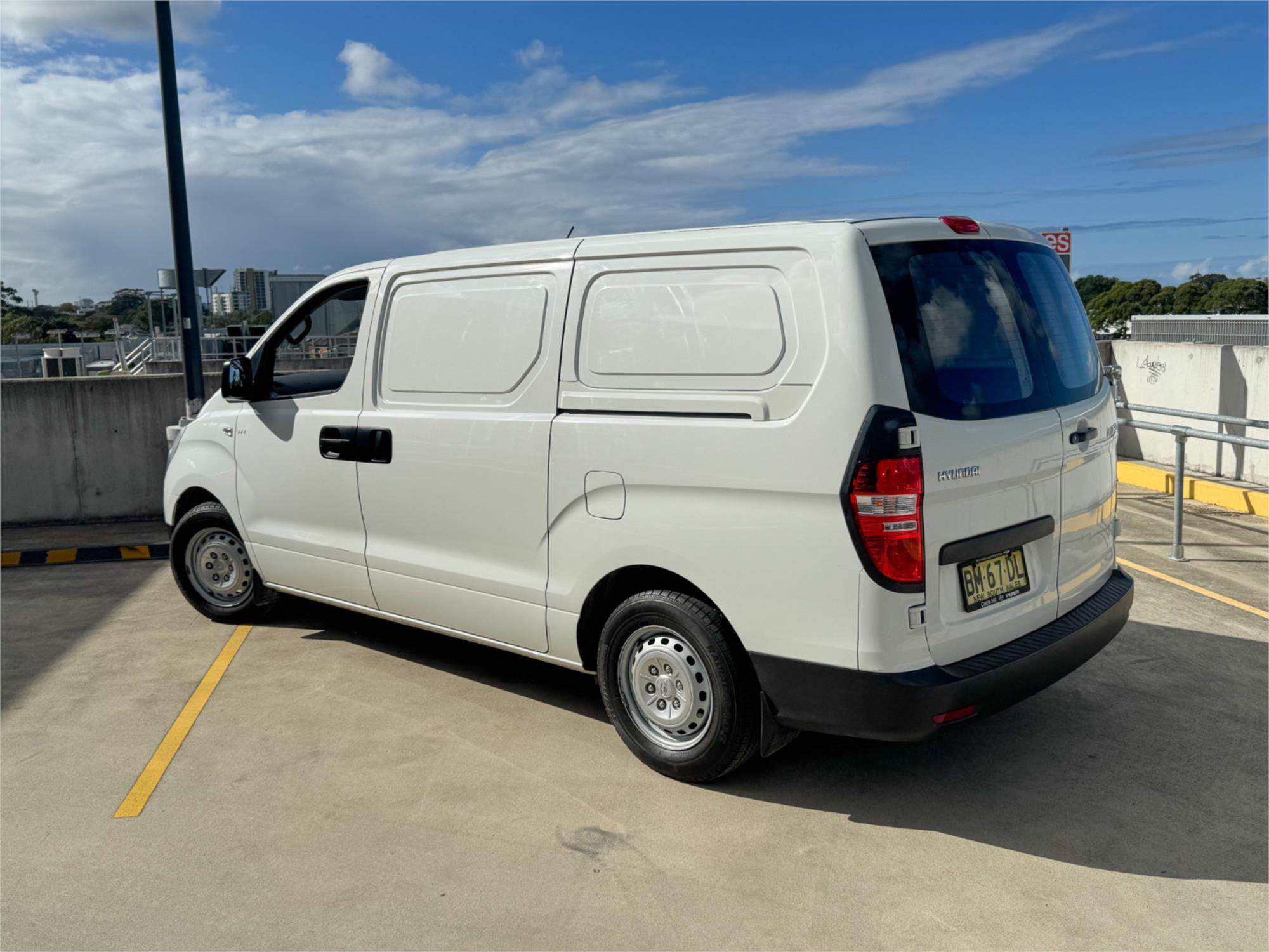 2011 HYUNDAI ILOAD TQ MY11 5 SP AUTOMATIC 4D VAN