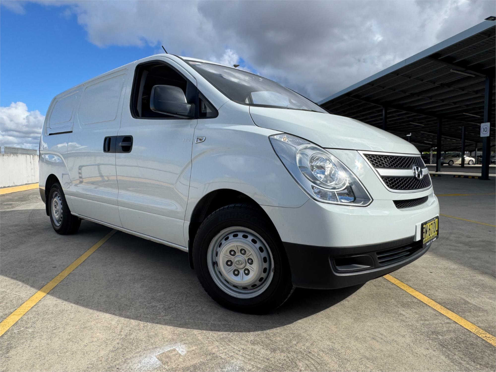 2011 HYUNDAI ILOAD TQ MY11 5 SP AUTOMATIC 4D VAN
