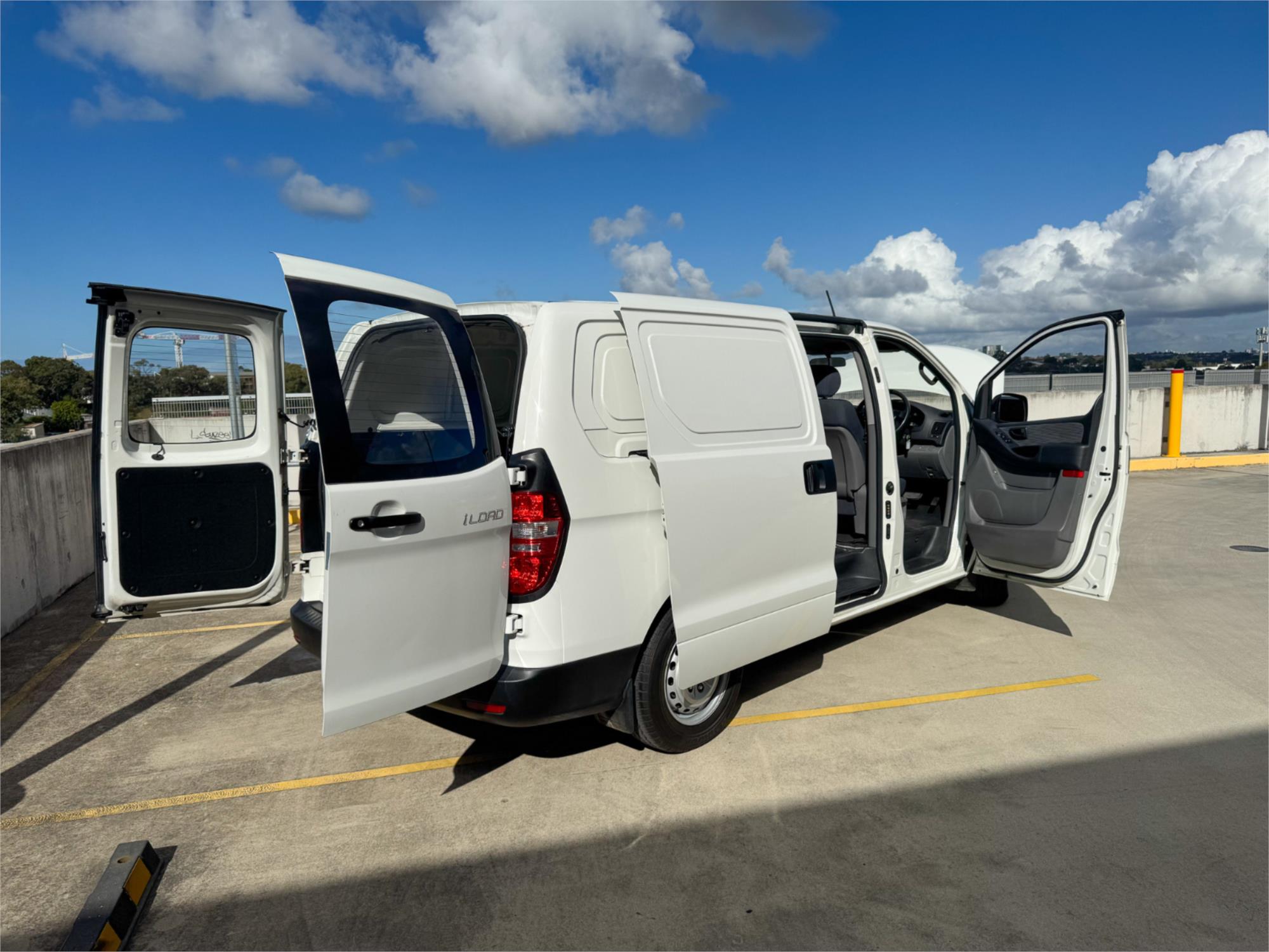 2011 HYUNDAI ILOAD TQ MY11 5 SP AUTOMATIC 4D VAN