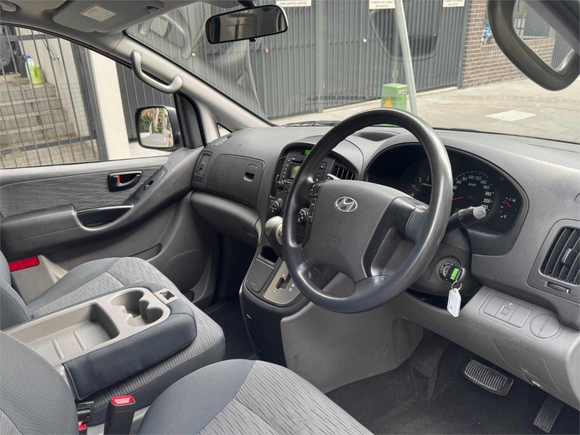 2011 HYUNDAI ILOAD TQ MY11 5 SP AUTOMATIC 4D VAN