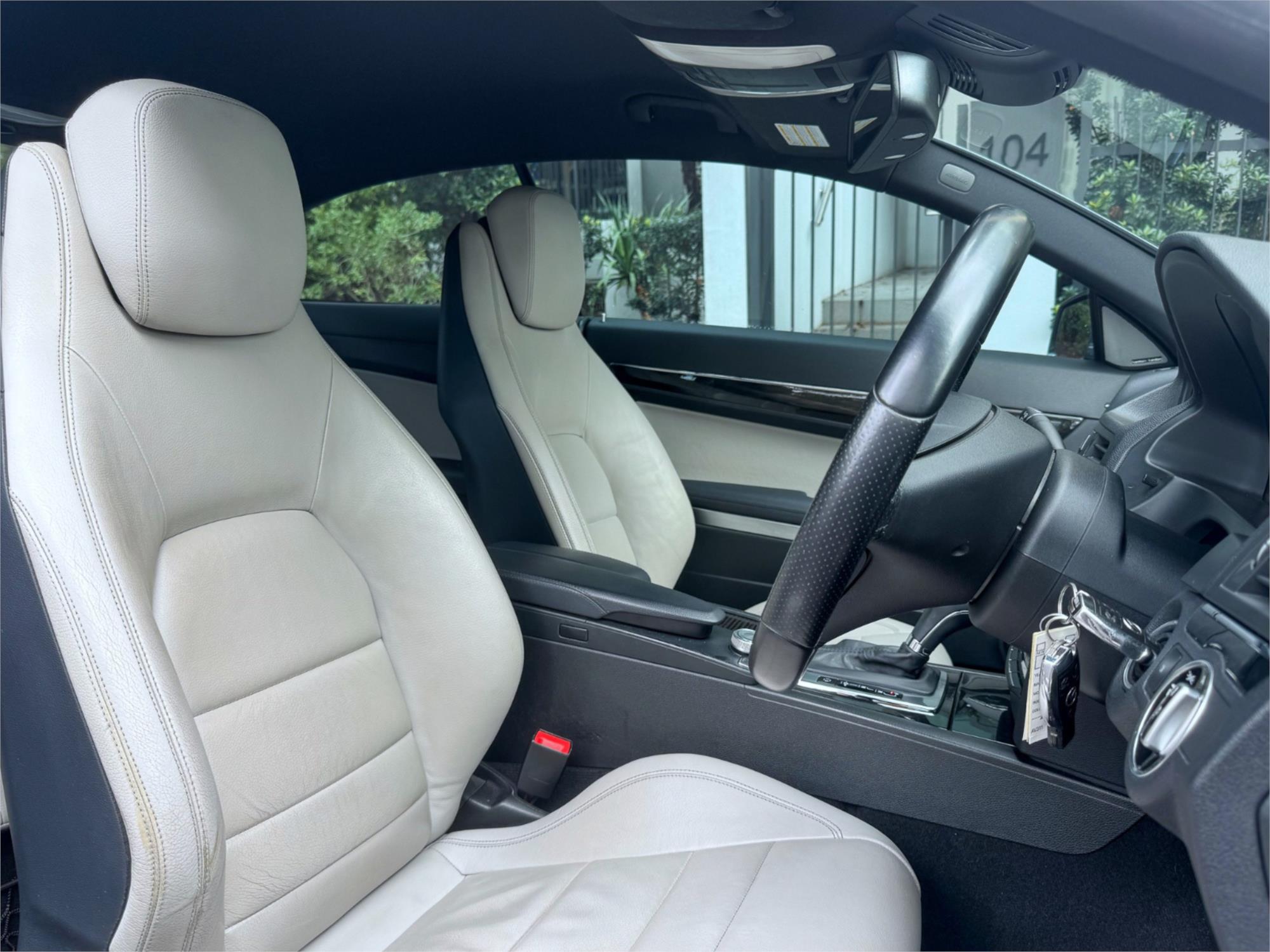 2010 MERCEDES-BENZ E350 207 AVANTGARDE 7 SP AUTOMATIC G-TRONIC SEDAN