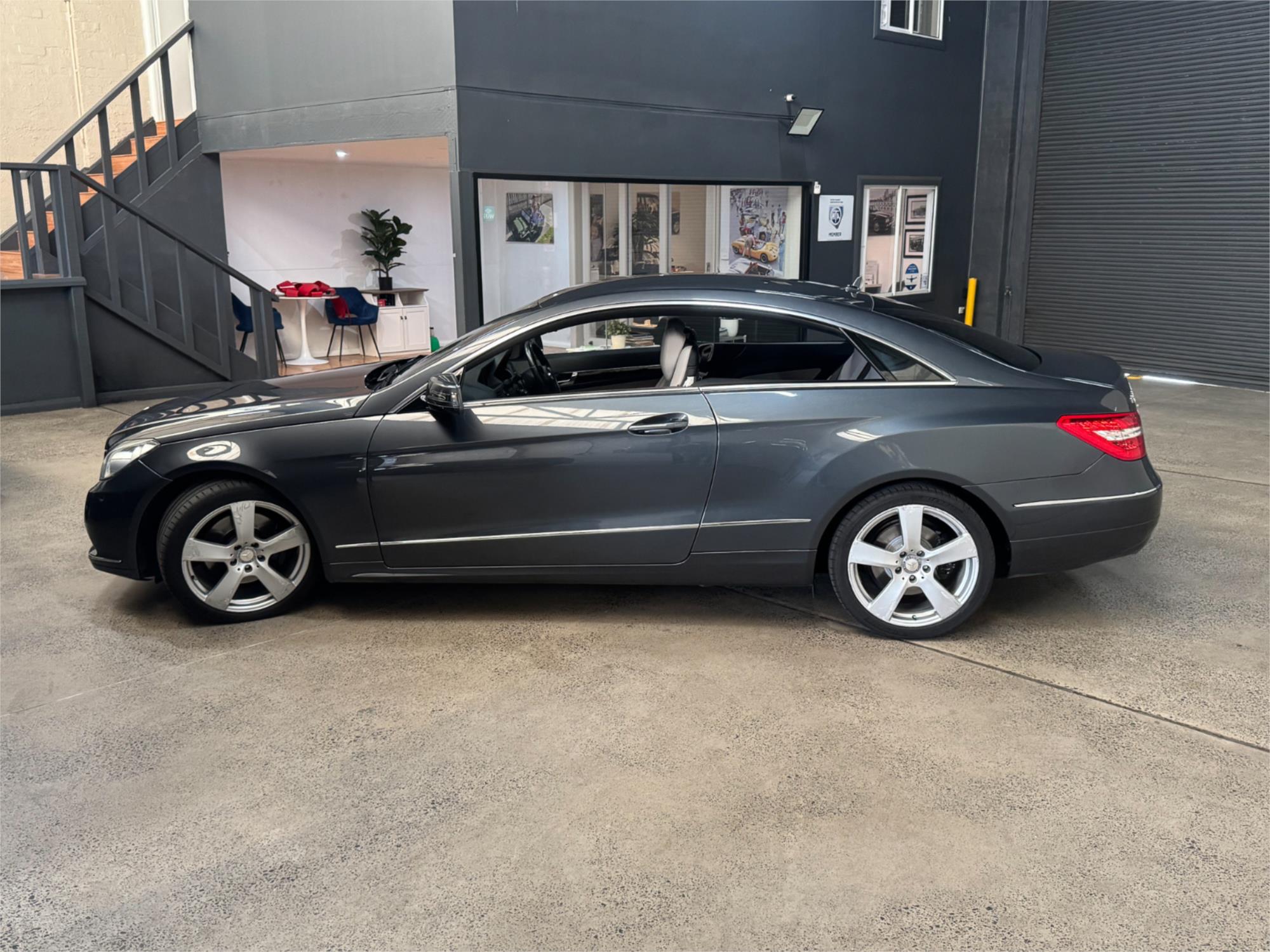 2010 MERCEDES-BENZ E350 207 AVANTGARDE 7 SP AUTOMATIC G-TRONIC SEDAN