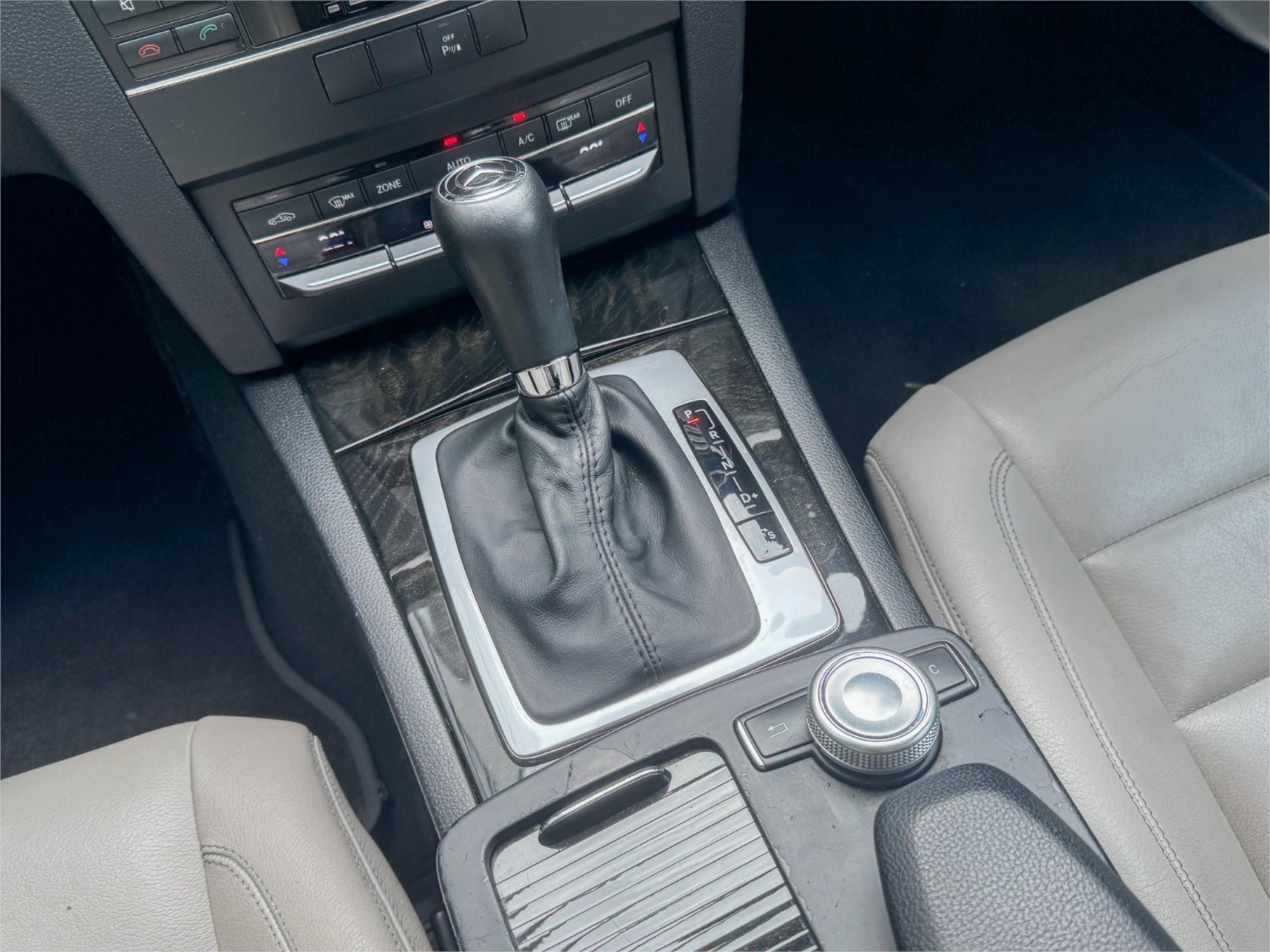 2010 MERCEDES-BENZ E350 207 AVANTGARDE 7 SP AUTOMATIC G-TRONIC SEDAN