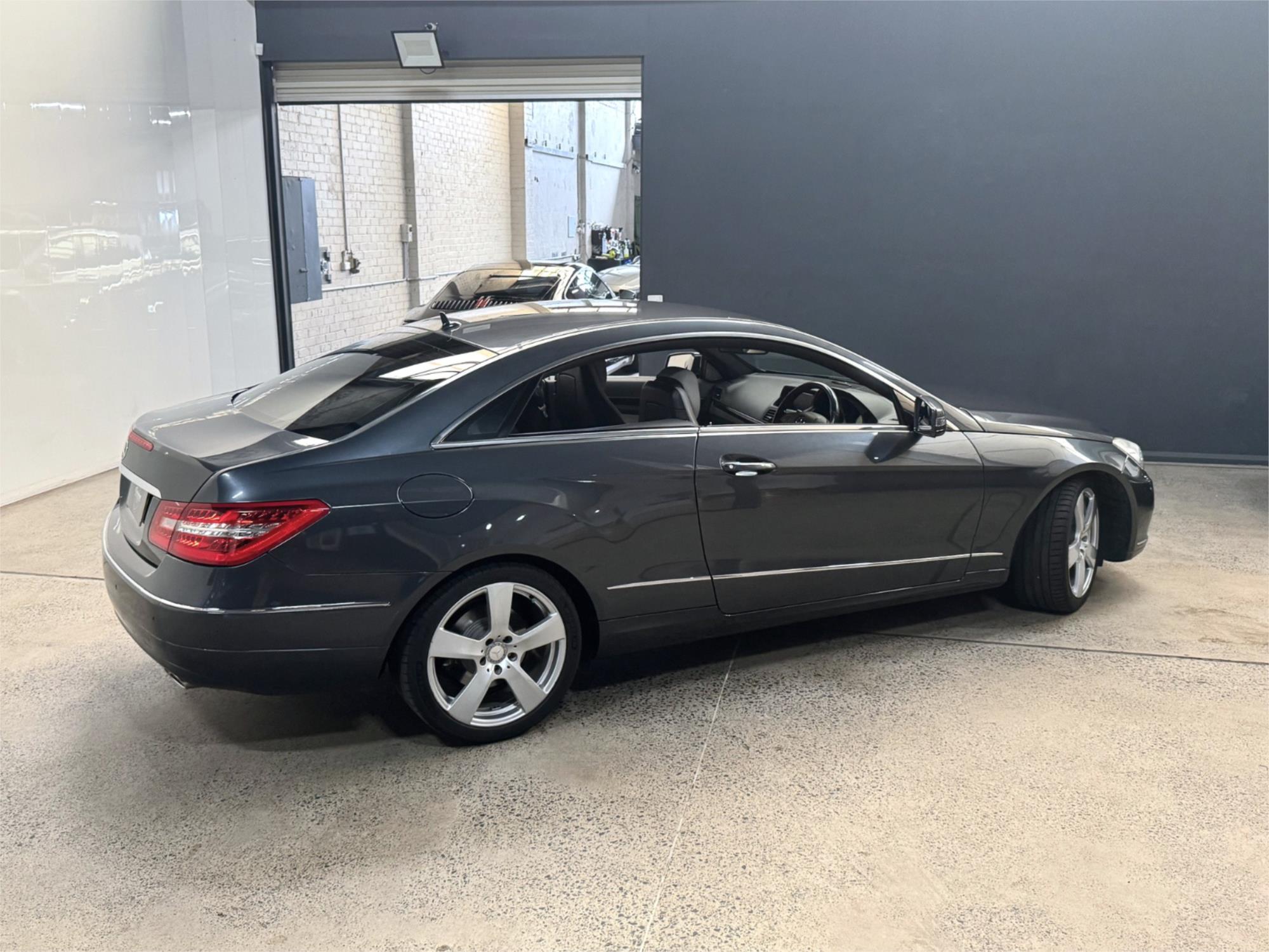 2010 MERCEDES-BENZ E350 207 AVANTGARDE 7 SP AUTOMATIC G-TRONIC SEDAN