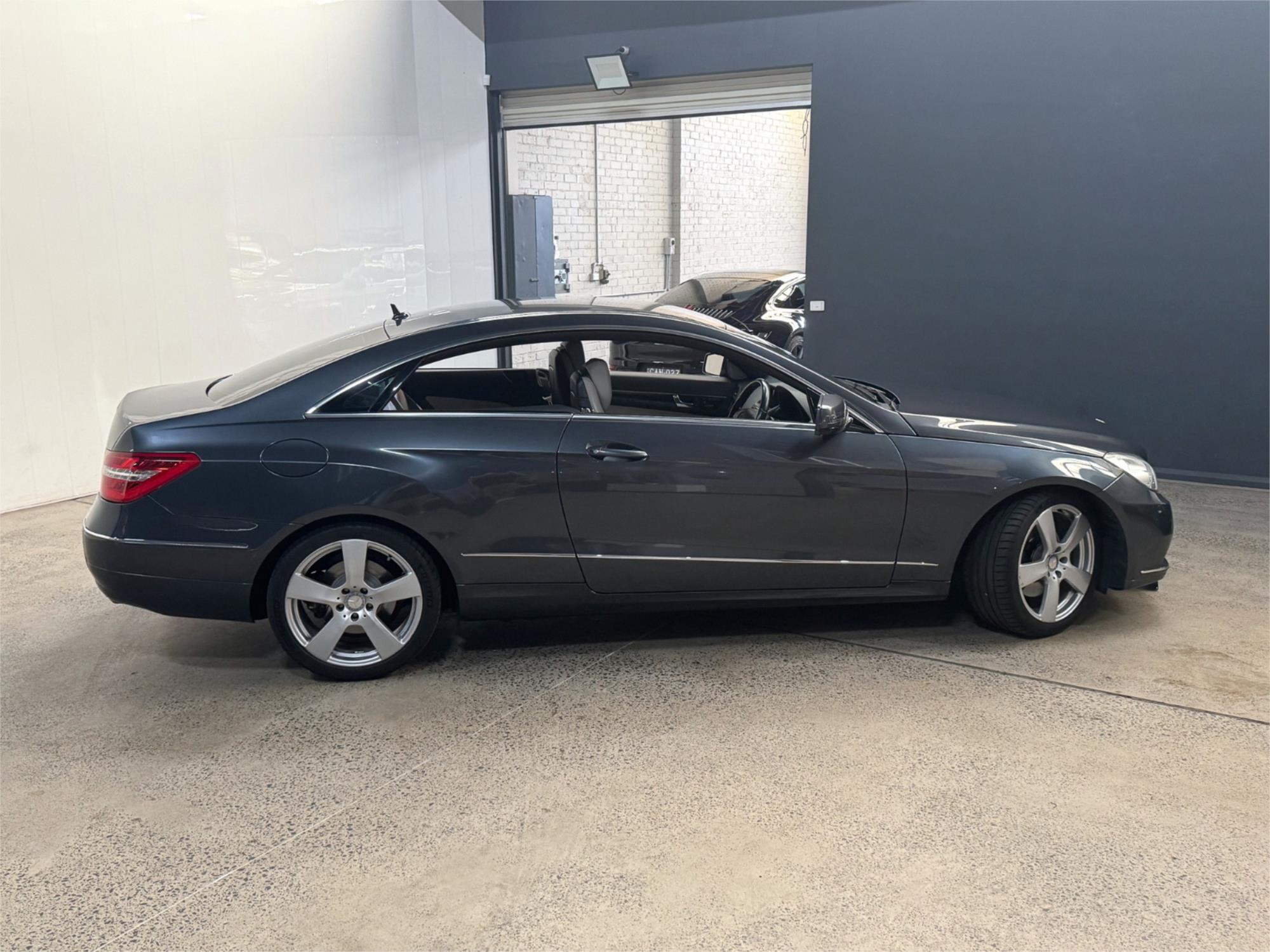 2010 MERCEDES-BENZ E350 207 AVANTGARDE 7 SP AUTOMATIC G-TRONIC SEDAN