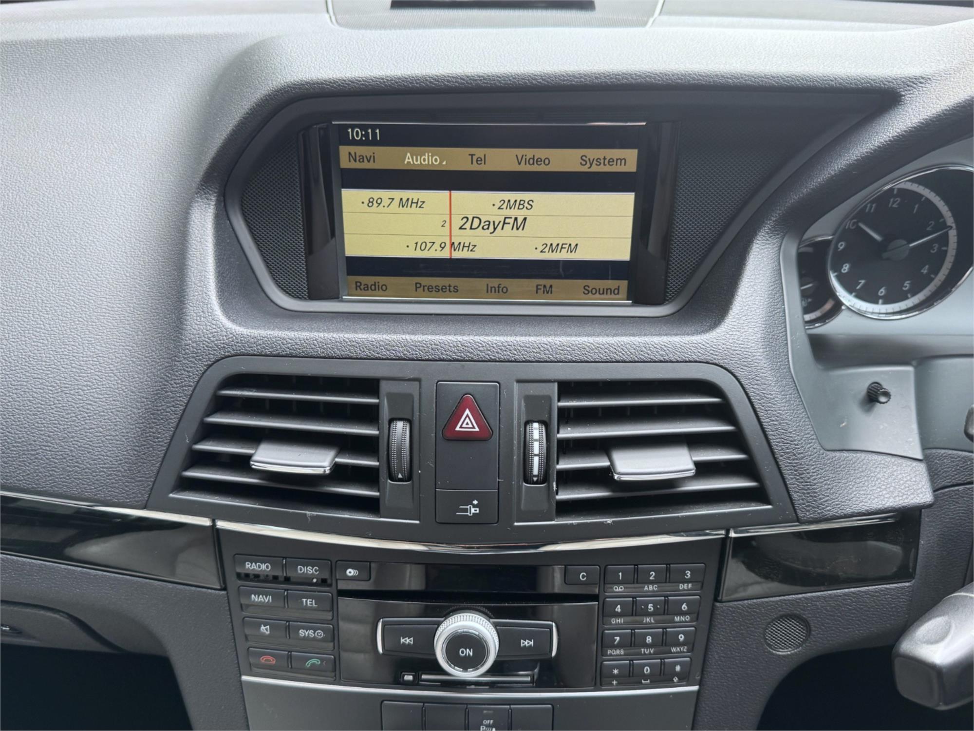 2010 MERCEDES-BENZ E350 207 AVANTGARDE 7 SP AUTOMATIC G-TRONIC SEDAN
