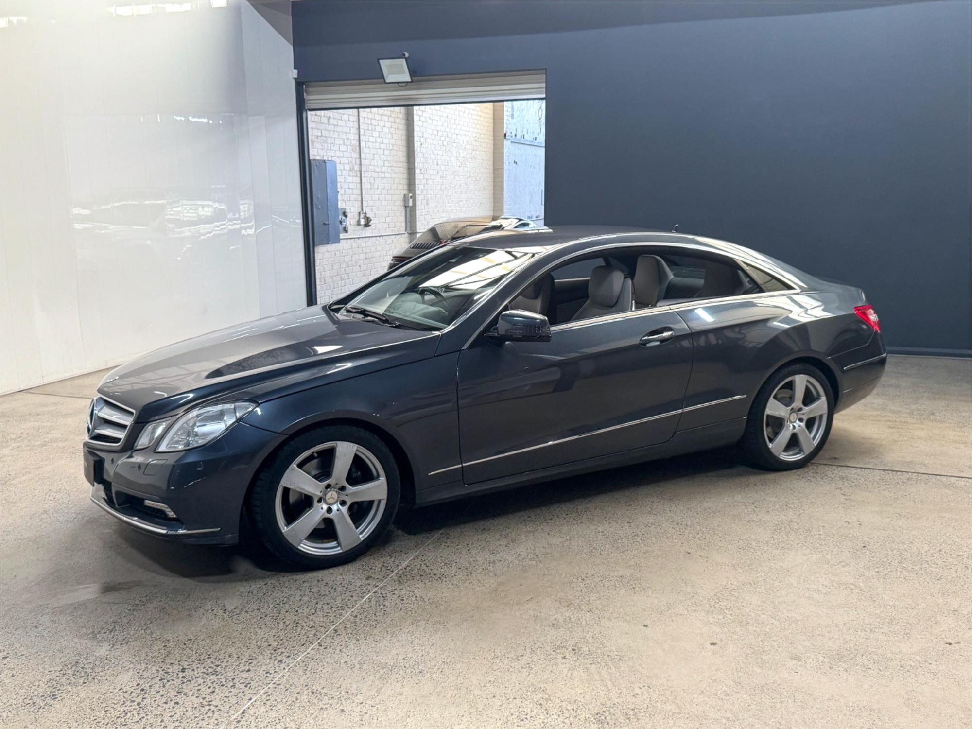 2010 MERCEDES-BENZ E350 207 AVANTGARDE 7 SP AUTOMATIC G-TRONIC SEDAN