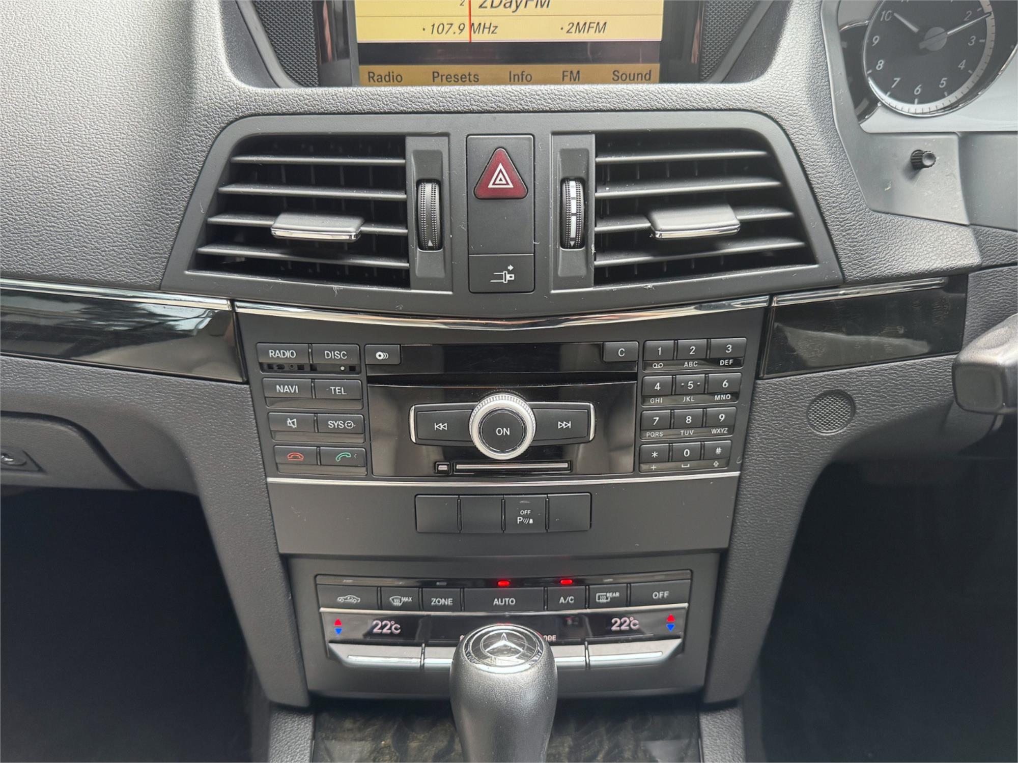2010 MERCEDES-BENZ E350 207 AVANTGARDE 7 SP AUTOMATIC G-TRONIC SEDAN