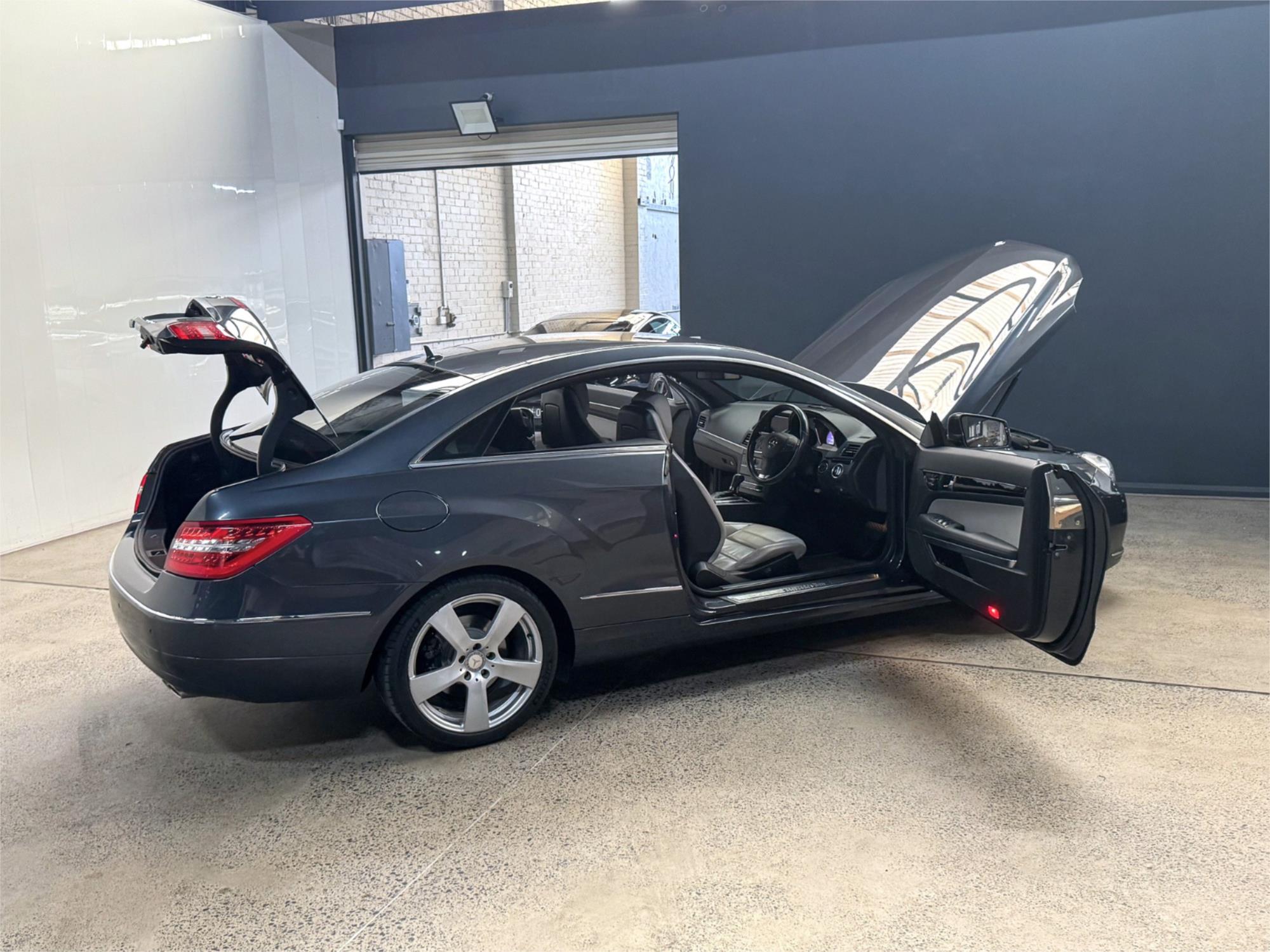 2010 MERCEDES-BENZ E350 207 AVANTGARDE 7 SP AUTOMATIC G-TRONIC SEDAN