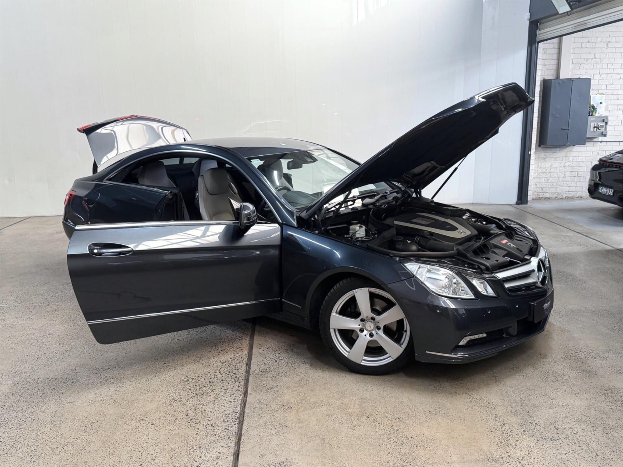 2010 MERCEDES-BENZ E350 207 AVANTGARDE 7 SP AUTOMATIC G-TRONIC SEDAN