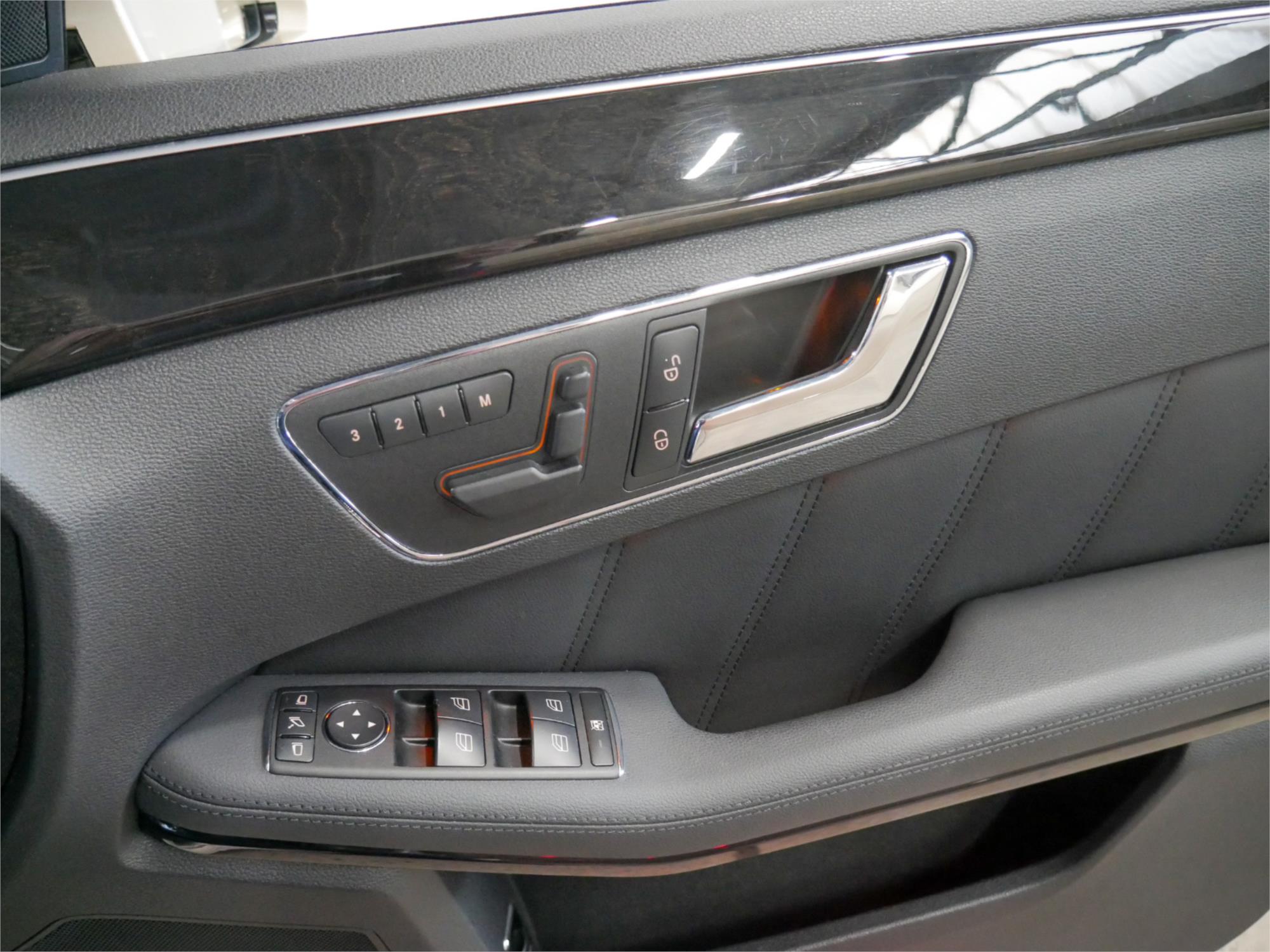 2009 MERCEDES-BENZ E500 212 AVANTGARDE 7 SP AUTOMATIC G-TRONIC 4D SEDAN