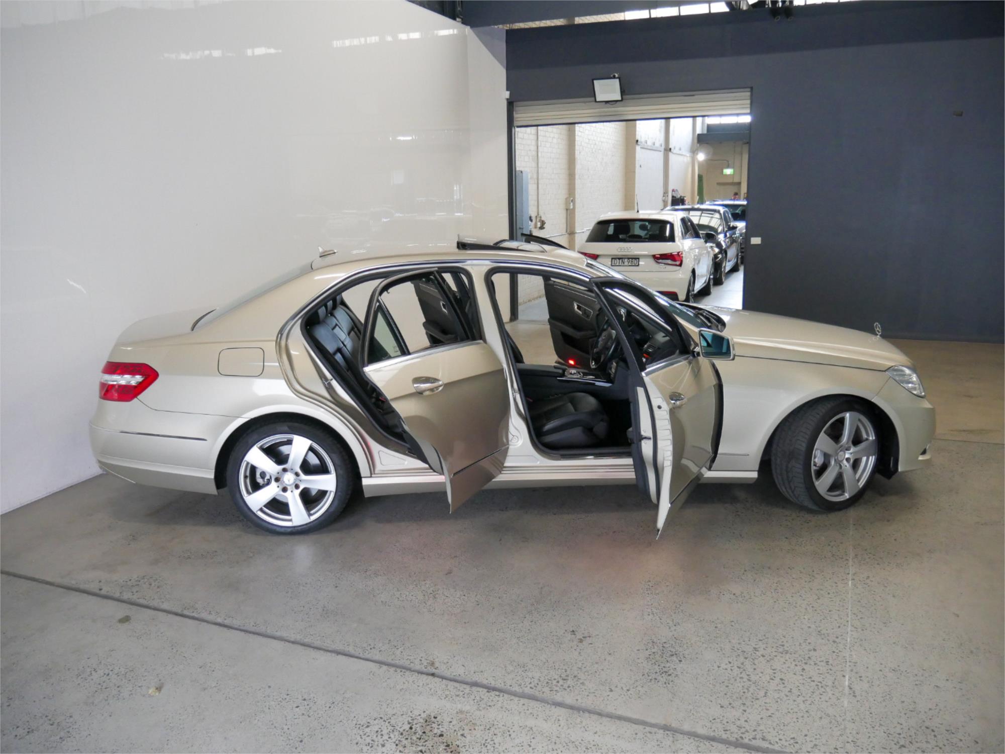 2009 MERCEDES-BENZ E500 212 AVANTGARDE 7 SP AUTOMATIC G-TRONIC 4D SEDAN