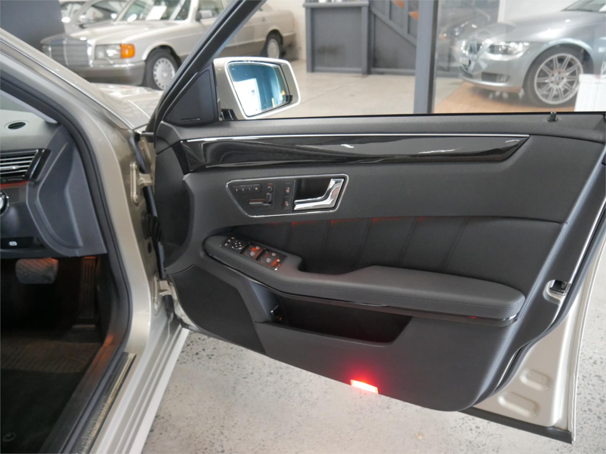 2009 MERCEDES-BENZ E500 212 AVANTGARDE 7 SP AUTOMATIC G-TRONIC 4D SEDAN