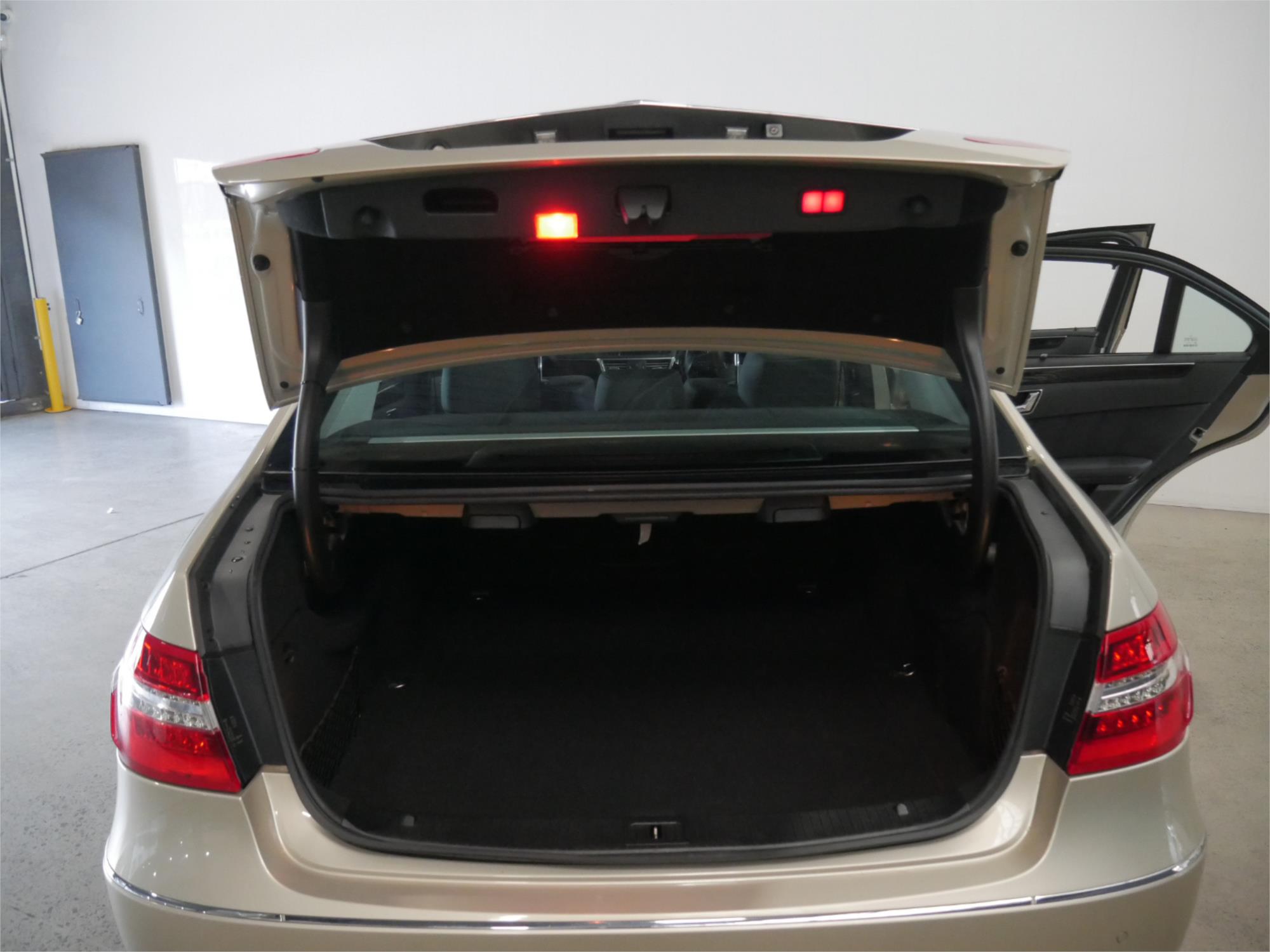 2009 MERCEDES-BENZ E500 212 AVANTGARDE 7 SP AUTOMATIC G-TRONIC 4D SEDAN