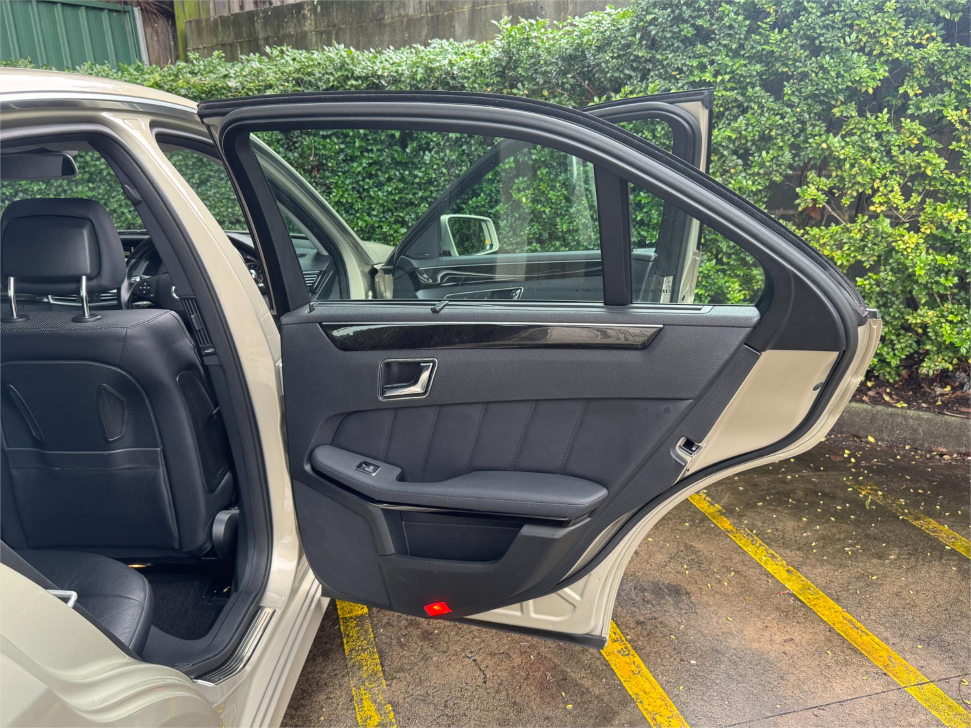 2009 MERCEDES-BENZ E500 212 AVANTGARDE 7 SP AUTOMATIC G-TRONIC 4D SEDAN