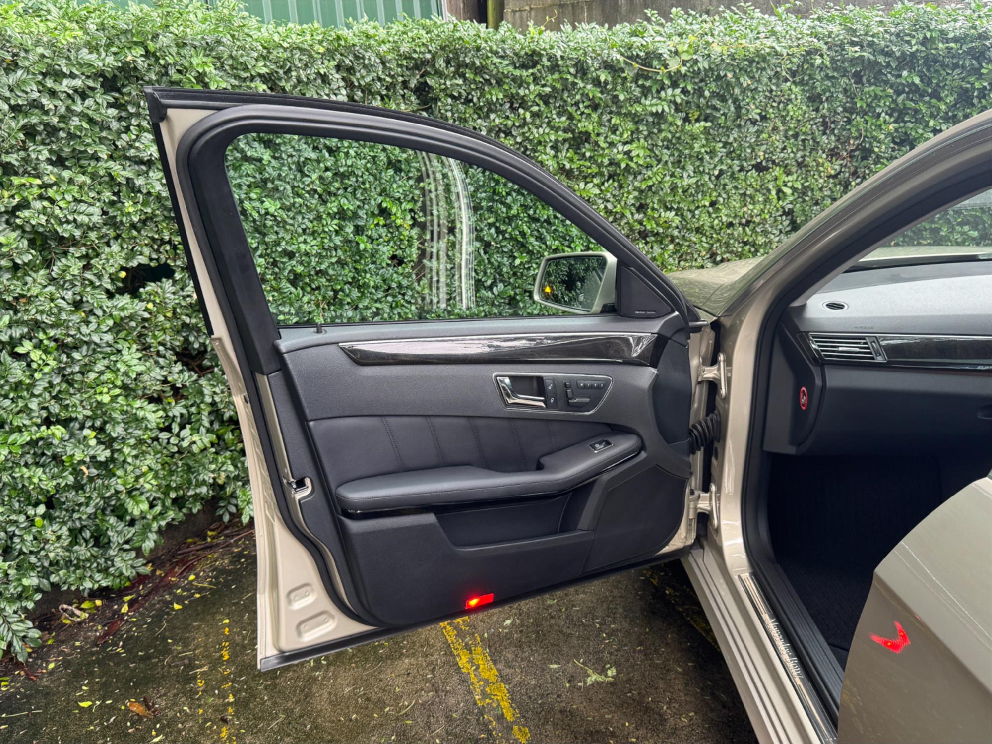 2009 MERCEDES-BENZ E500 212 AVANTGARDE 7 SP AUTOMATIC G-TRONIC 4D SEDAN