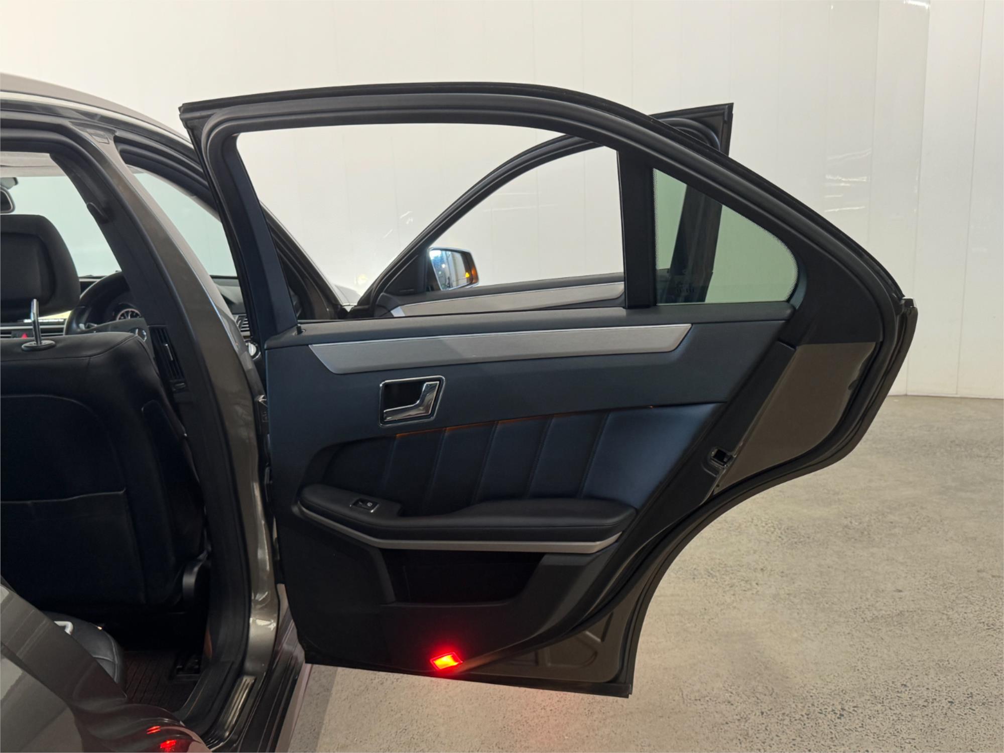 2010 MERCEDES-BENZ E350 212 AVANTGARDE 7 SP AUTOMATIC G-TRONIC 4D SEDAN