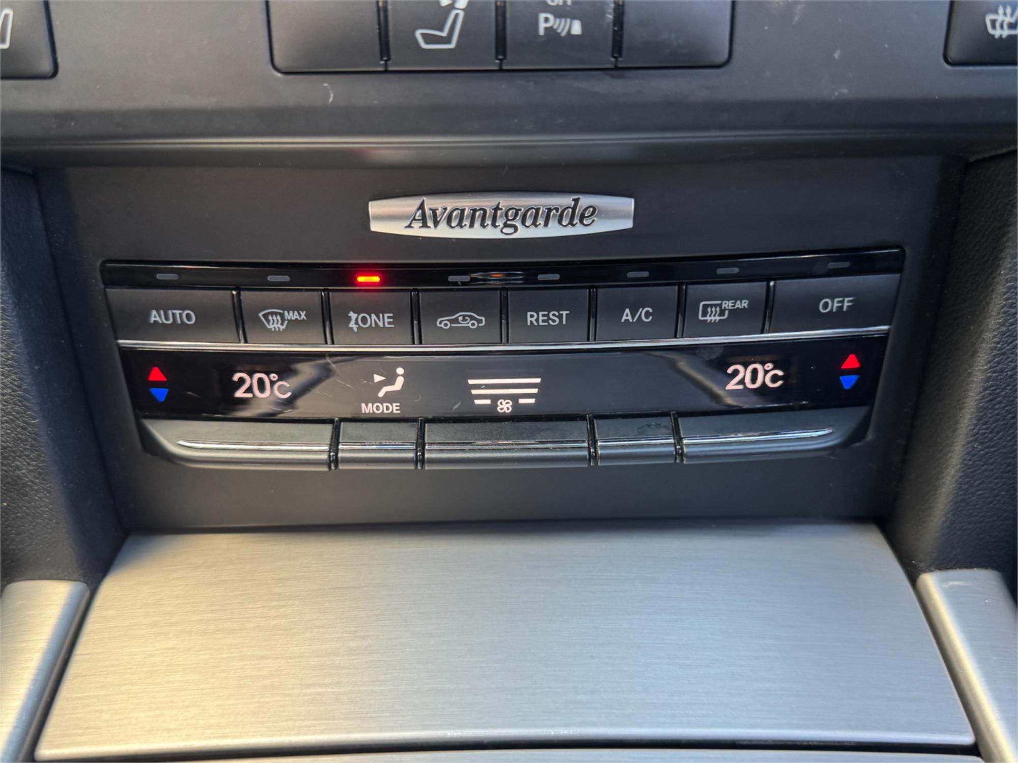 2010 MERCEDES-BENZ E350 212 AVANTGARDE 7 SP AUTOMATIC G-TRONIC 4D SEDAN