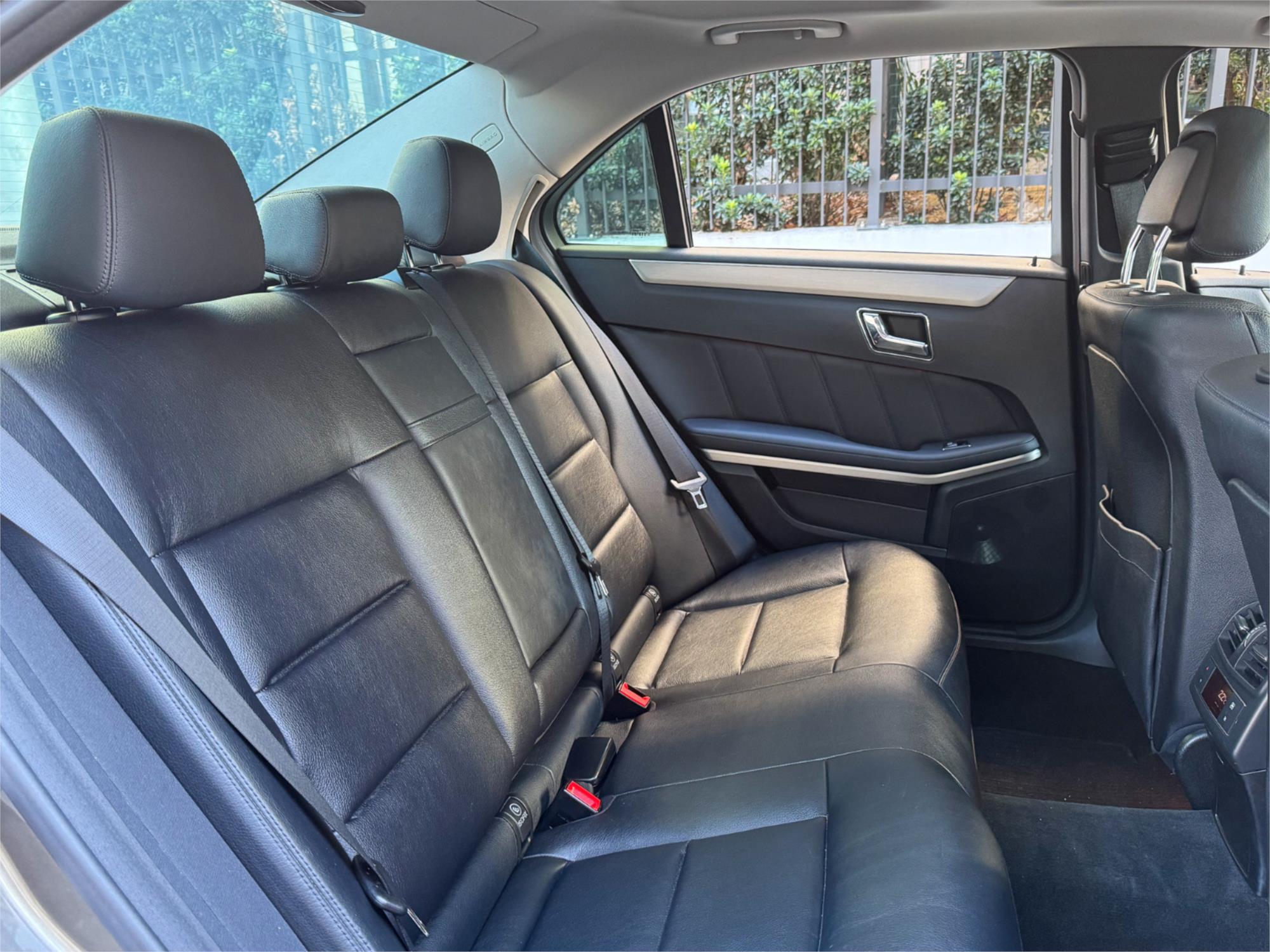 2010 MERCEDES-BENZ E350 212 AVANTGARDE 7 SP AUTOMATIC G-TRONIC 4D SEDAN