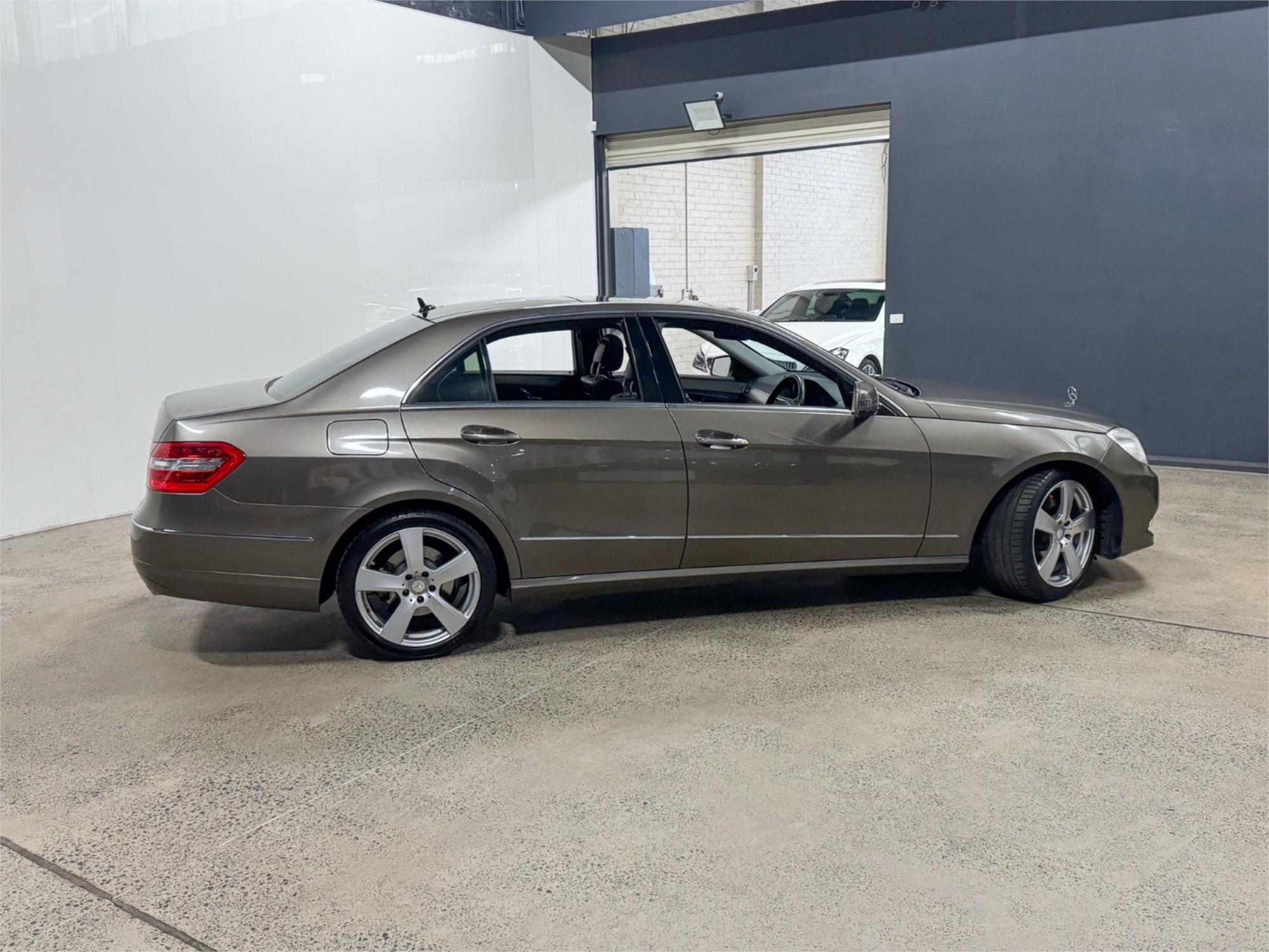 2010 MERCEDES-BENZ E350 212 AVANTGARDE 7 SP AUTOMATIC G-TRONIC 4D SEDAN