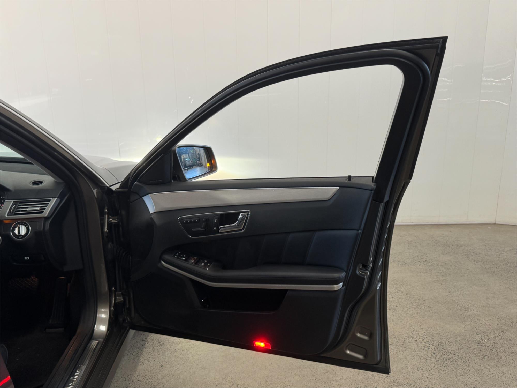 2010 MERCEDES-BENZ E350 212 AVANTGARDE 7 SP AUTOMATIC G-TRONIC 4D SEDAN