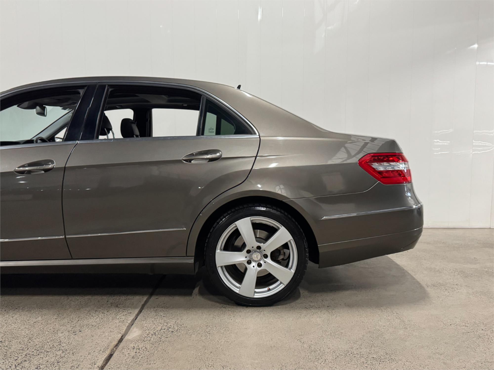 2010 MERCEDES-BENZ E350 212 AVANTGARDE 7 SP AUTOMATIC G-TRONIC 4D SEDAN