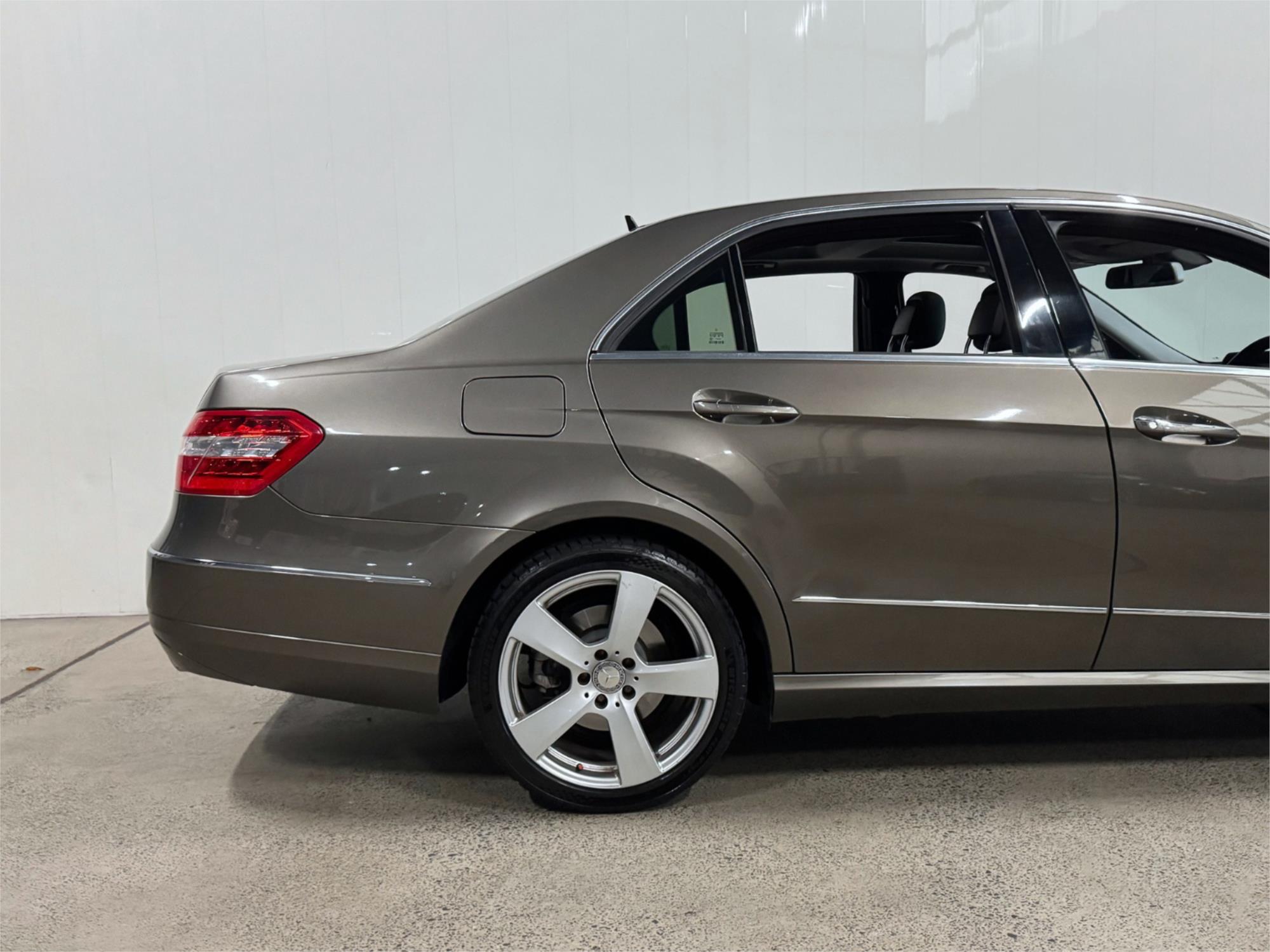 2010 MERCEDES-BENZ E350 212 AVANTGARDE 7 SP AUTOMATIC G-TRONIC 4D SEDAN